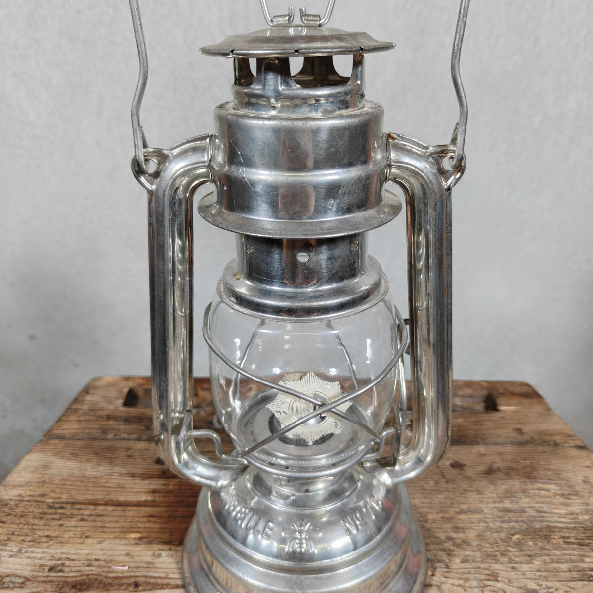 Rare L'Abeille No 76 Hurricane Lantern in NOS Condition – French Export Version of the BAT 159 – 1970s
