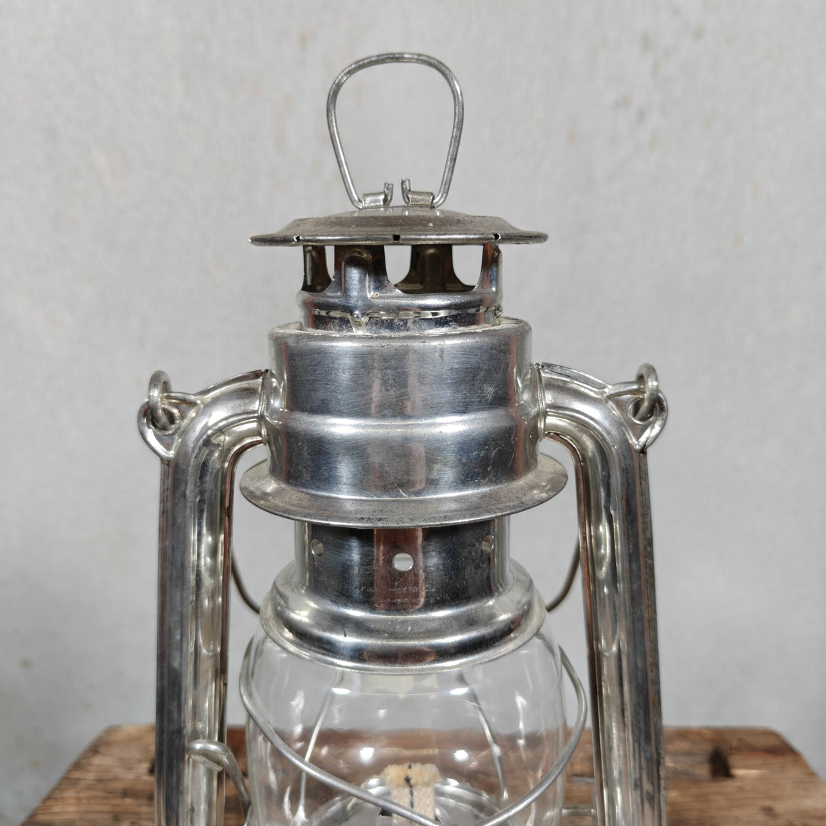 Rare L'Abeille No 76 Hurricane Lantern in NOS Condition – French Export Version of the BAT 159 – 1970s