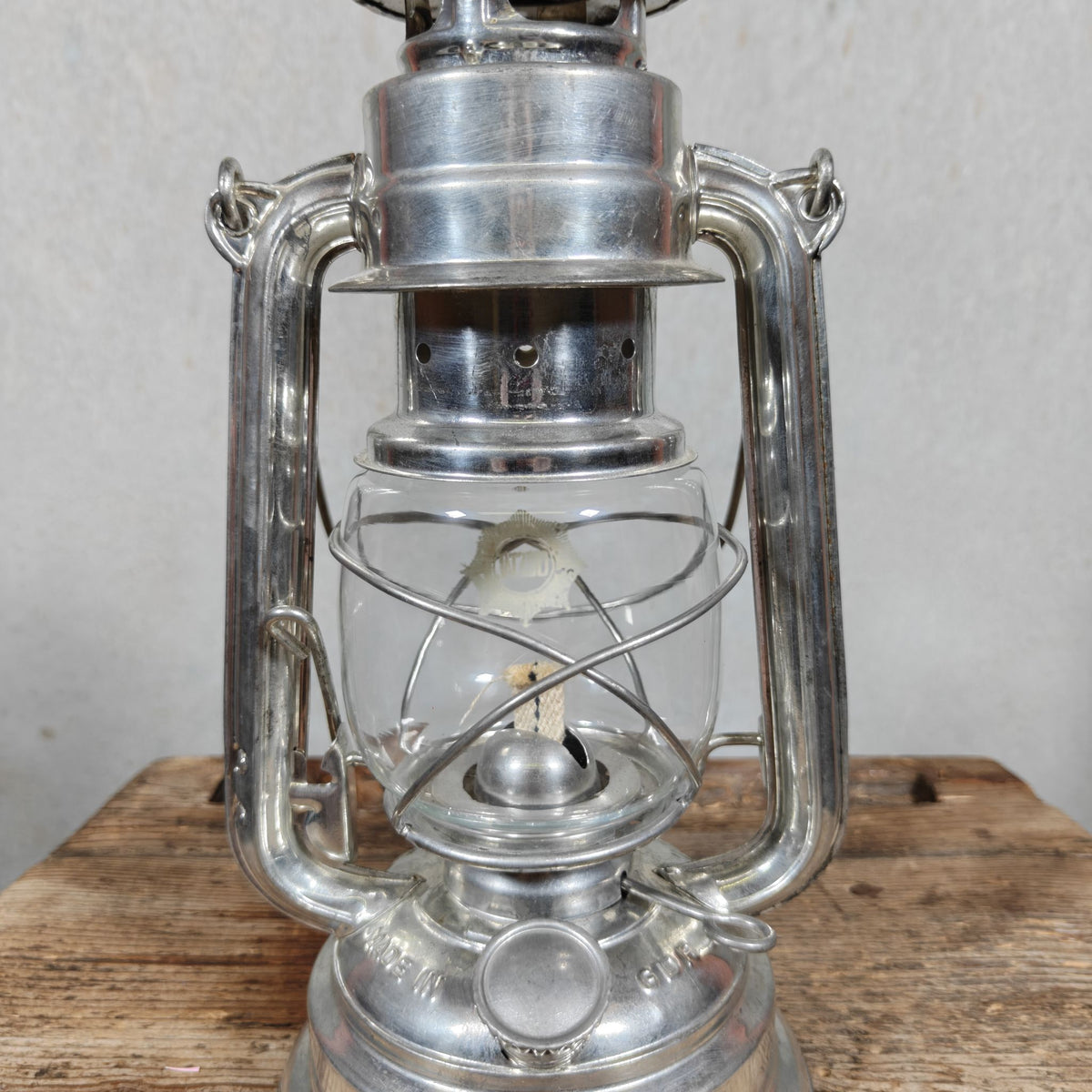 Rare L'Abeille No 76 Hurricane Lantern in NOS Condition – French Export Version of the BAT 159 – 1970s