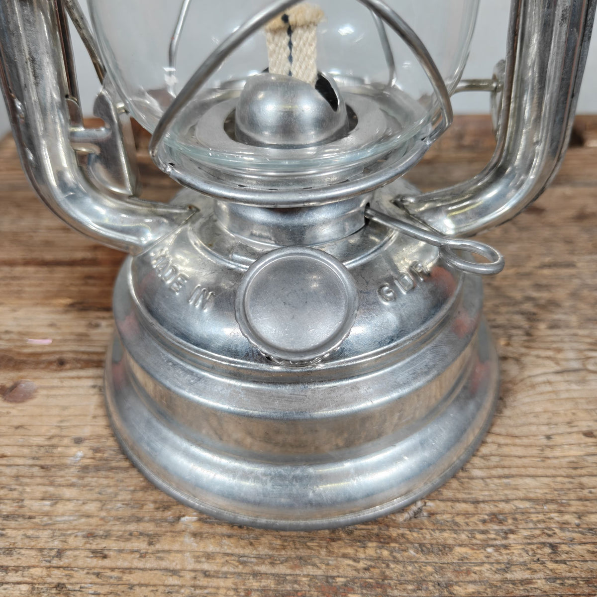 Rare L'Abeille No 76 Hurricane Lantern in NOS Condition – French Export Version of the BAT 159 – 1970s