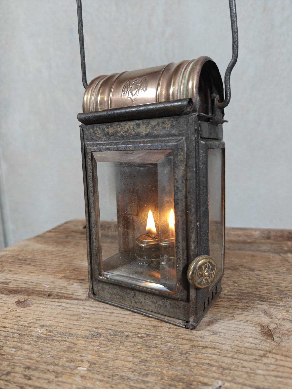 Antique and very rare Stübgen Fledermaus hand lantern No. 1016, brass roof, beveled glass, Erfurt