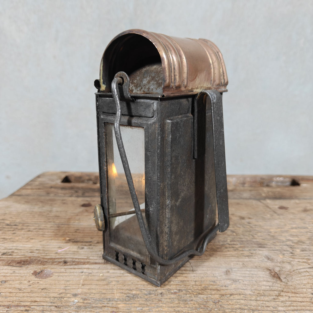 Antique and very rare Stübgen Fledermaus hand lantern No. 1016, brass roof, beveled glass, Erfurt