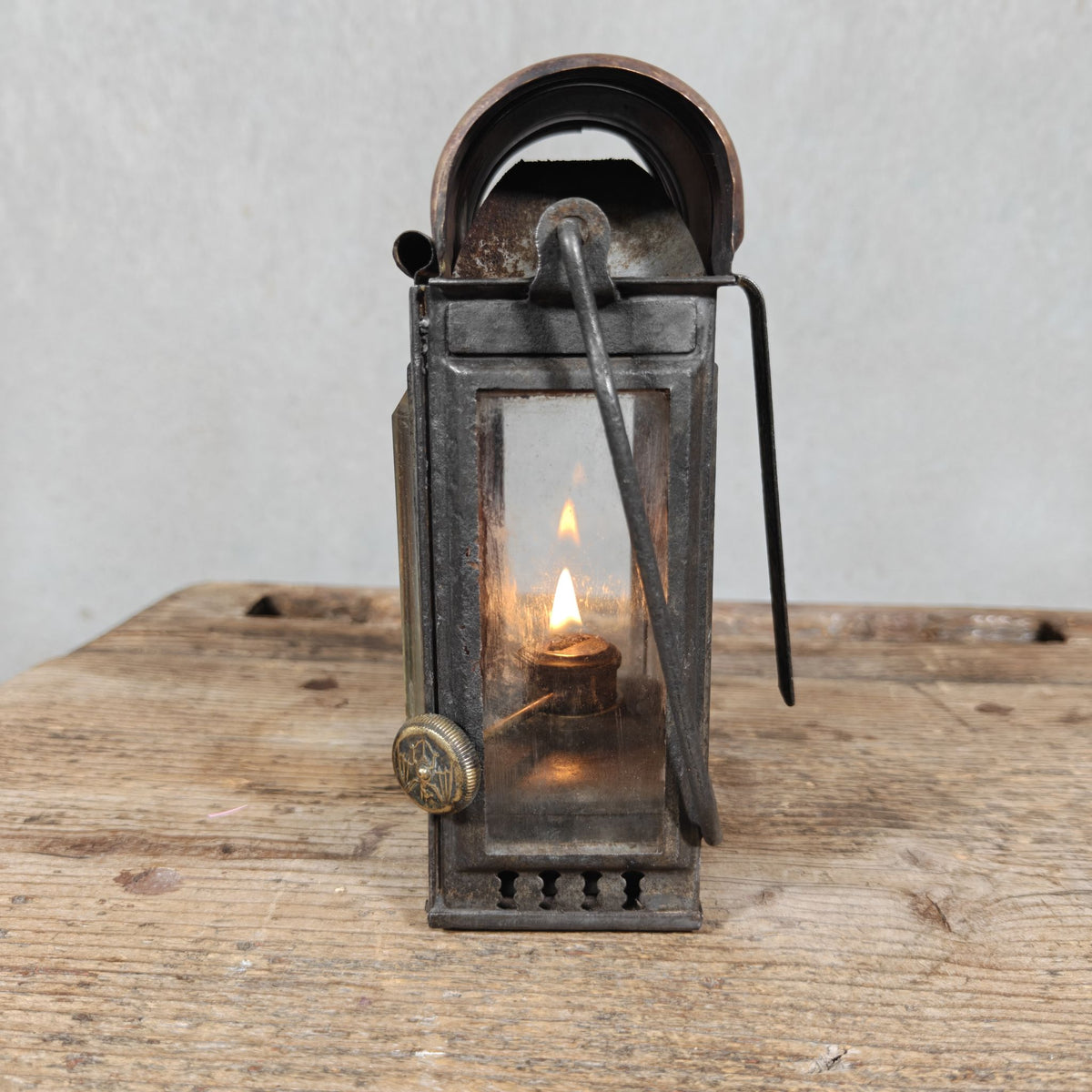 Antique and very rare Stübgen Fledermaus hand lantern No. 1016, brass roof, beveled glass, Erfurt