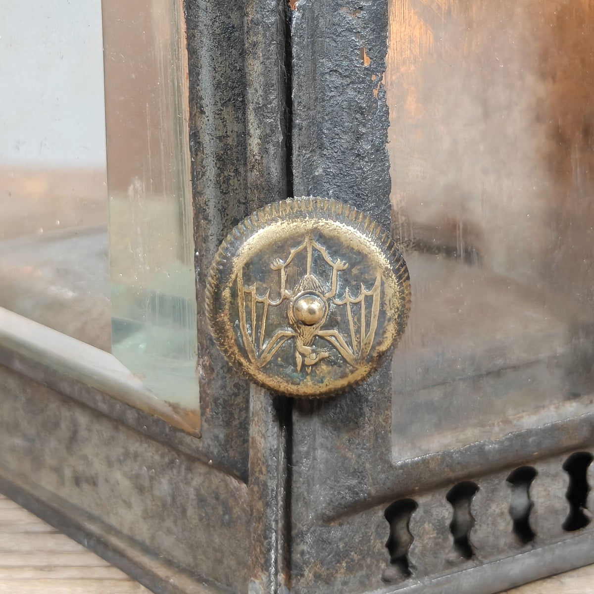 Antique and very rare Stübgen Fledermaus hand lantern No. 1016, brass roof, beveled glass, Erfurt