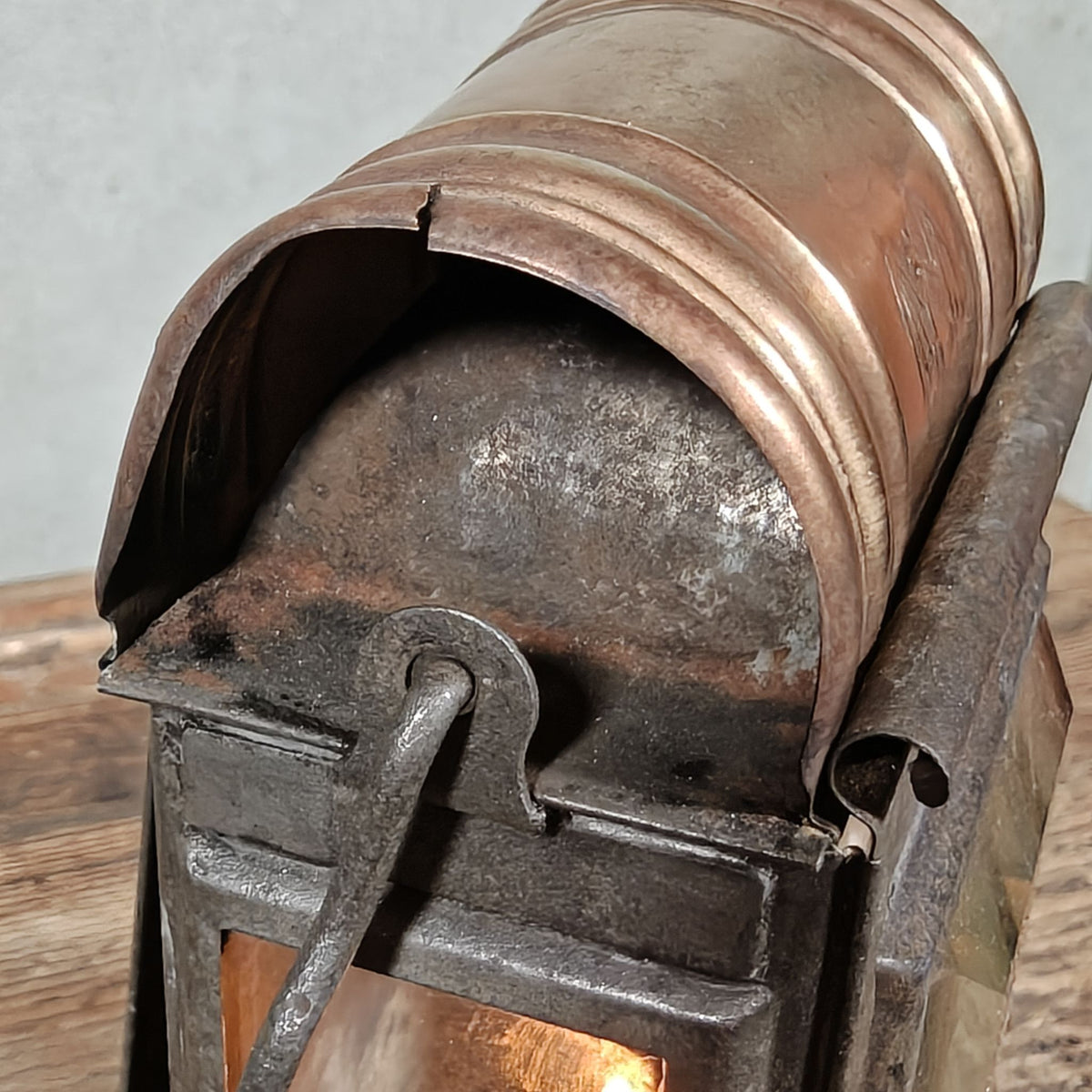 Antique and very rare Stübgen Fledermaus hand lantern No. 1016, brass roof, beveled glass, Erfurt