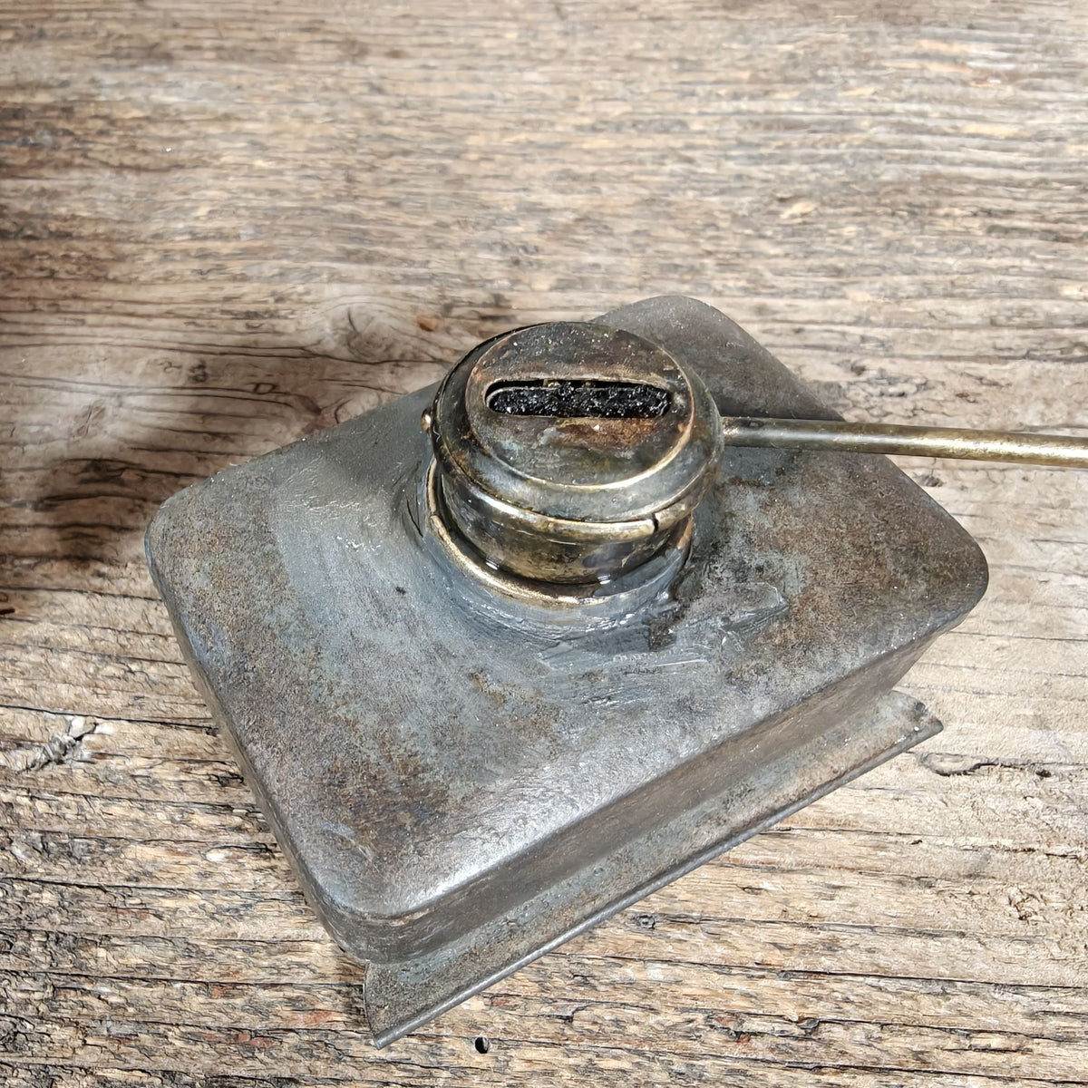 Antique and very rare Stübgen Fledermaus hand lantern No. 1016, brass roof, beveled glass, Erfurt