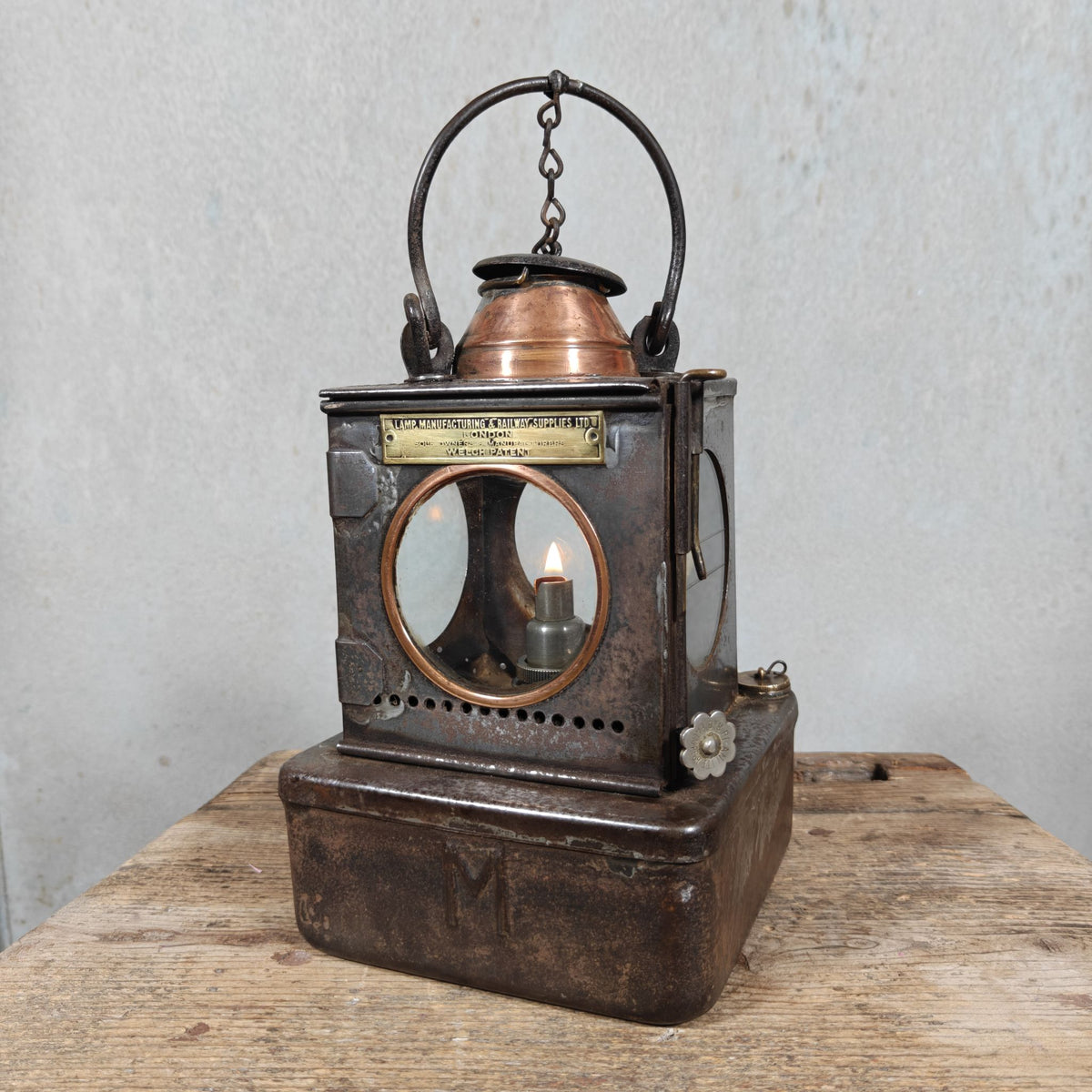Vintage Welch Patent Railway Lamp BR E – Lamp Manufacturing & Railway Supplies Ltd London – Brass and Copper Details, 23 cm