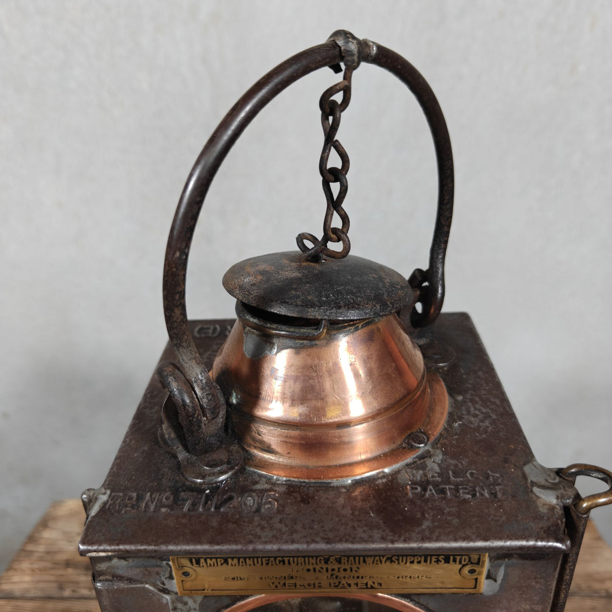 Vintage Welch Patent Railway Lamp BR E – Lamp Manufacturing & Railway Supplies Ltd London – Brass and Copper Details, 23 cm
