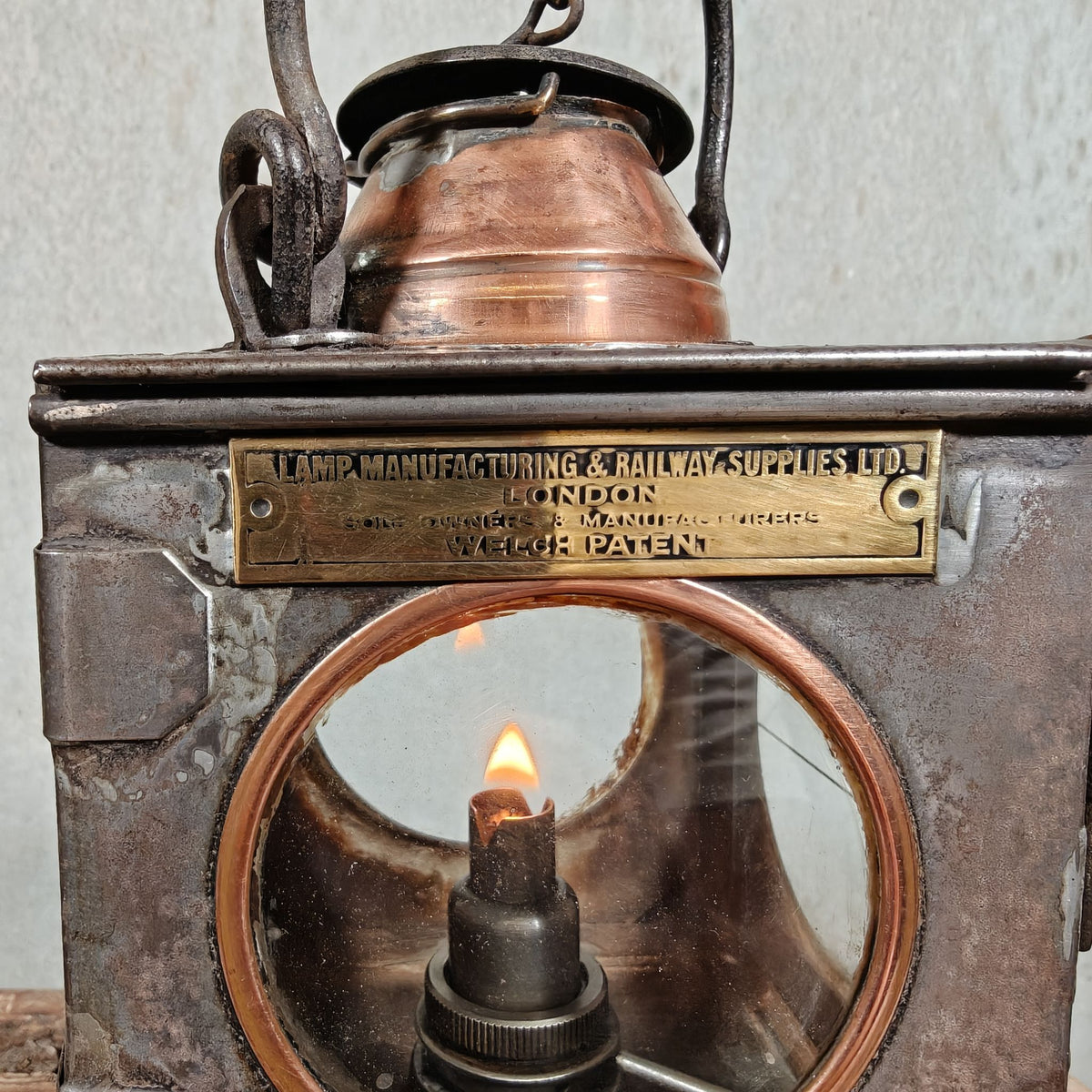 Vintage Welch Patent Railway Lamp BR E – Lamp Manufacturing & Railway Supplies Ltd London – Brass and Copper Details, 23 cm