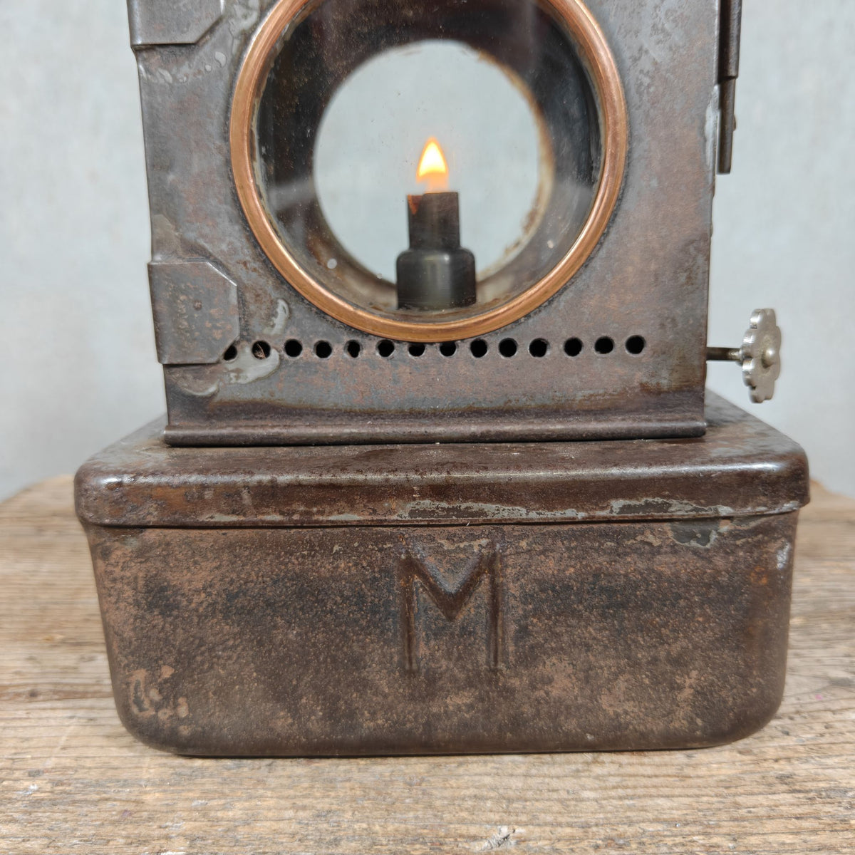 Vintage Welch Patent Railway Lamp BR E – Lamp Manufacturing & Railway Supplies Ltd London – Brass and Copper Details, 23 cm