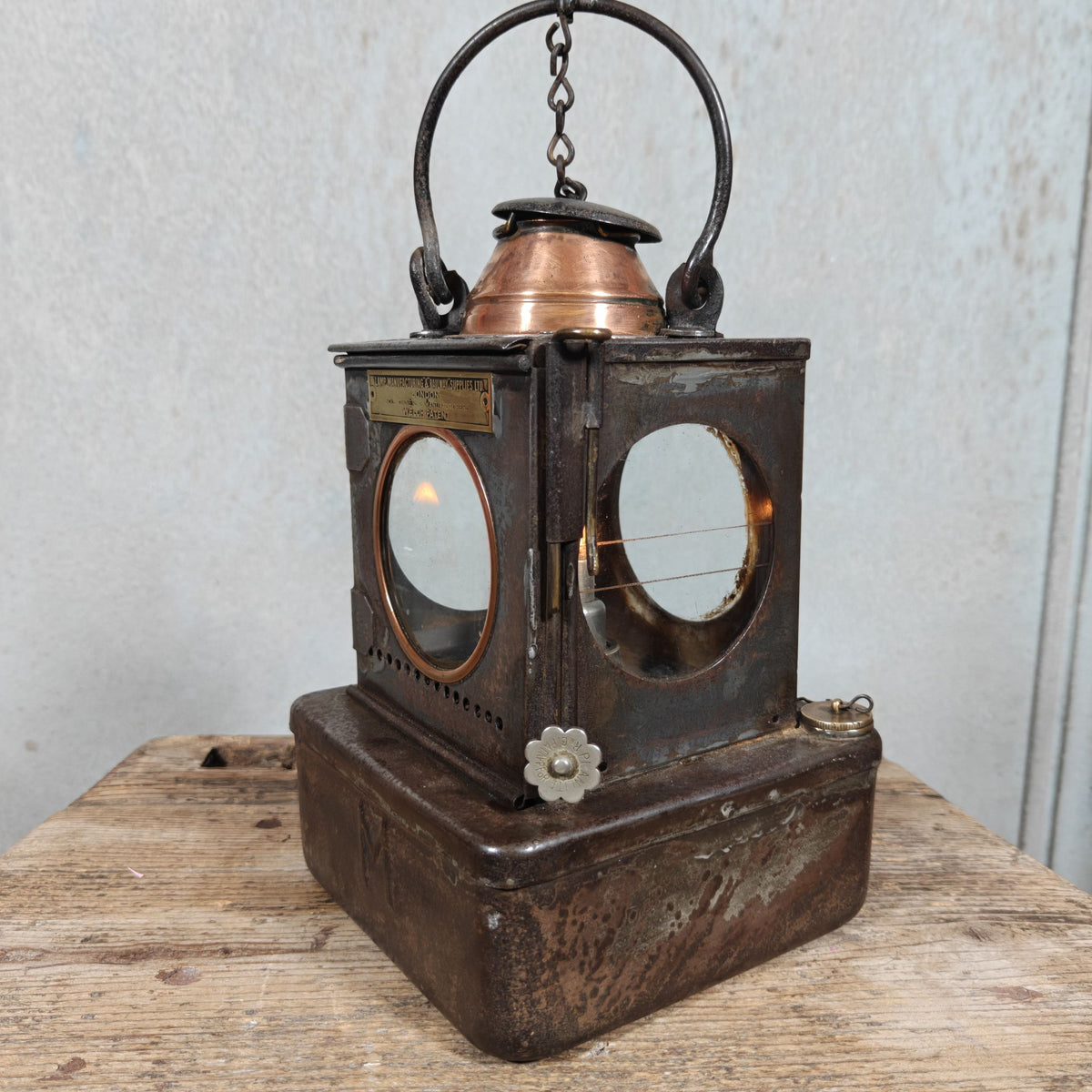 Vintage Welch Patent Railway Lamp BR E – Lamp Manufacturing & Railway Supplies Ltd London – Brass and Copper Details, 23 cm