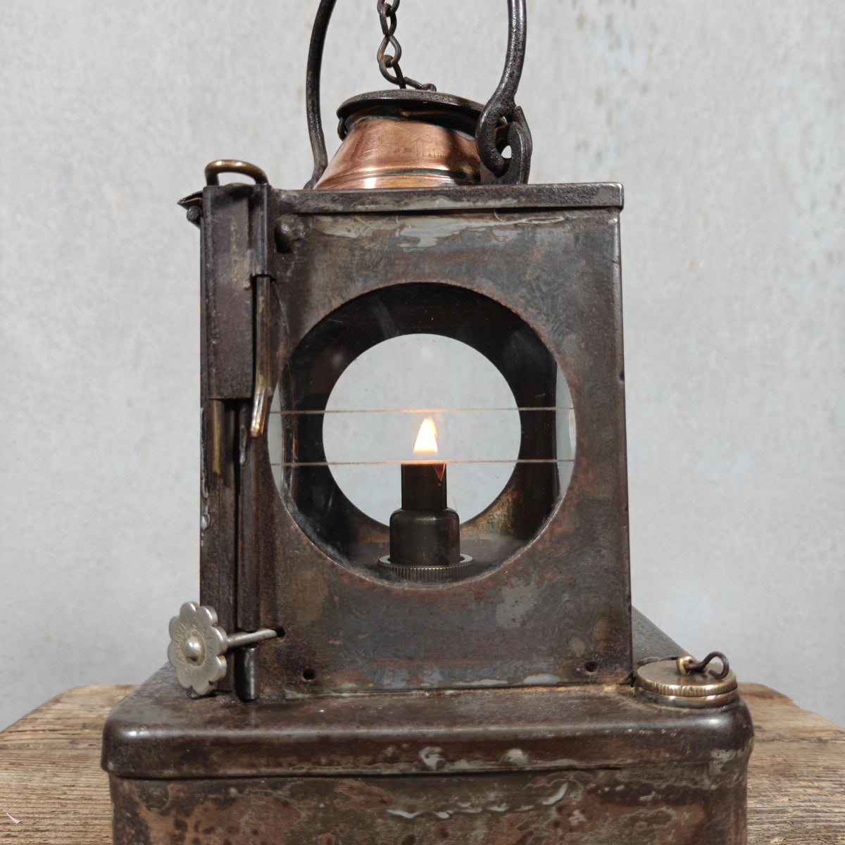 Vintage Welch Patent Railway Lamp BR E – Lamp Manufacturing & Railway Supplies Ltd London – Brass and Copper Details, 23 cm