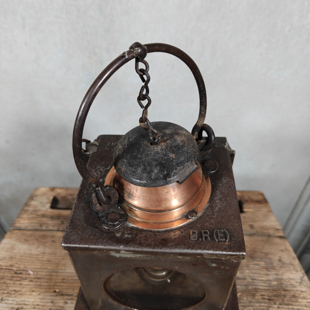 Vintage Welch Patent Railway Lamp BR E – Lamp Manufacturing & Railway Supplies Ltd London – Brass and Copper Details, 23 cm