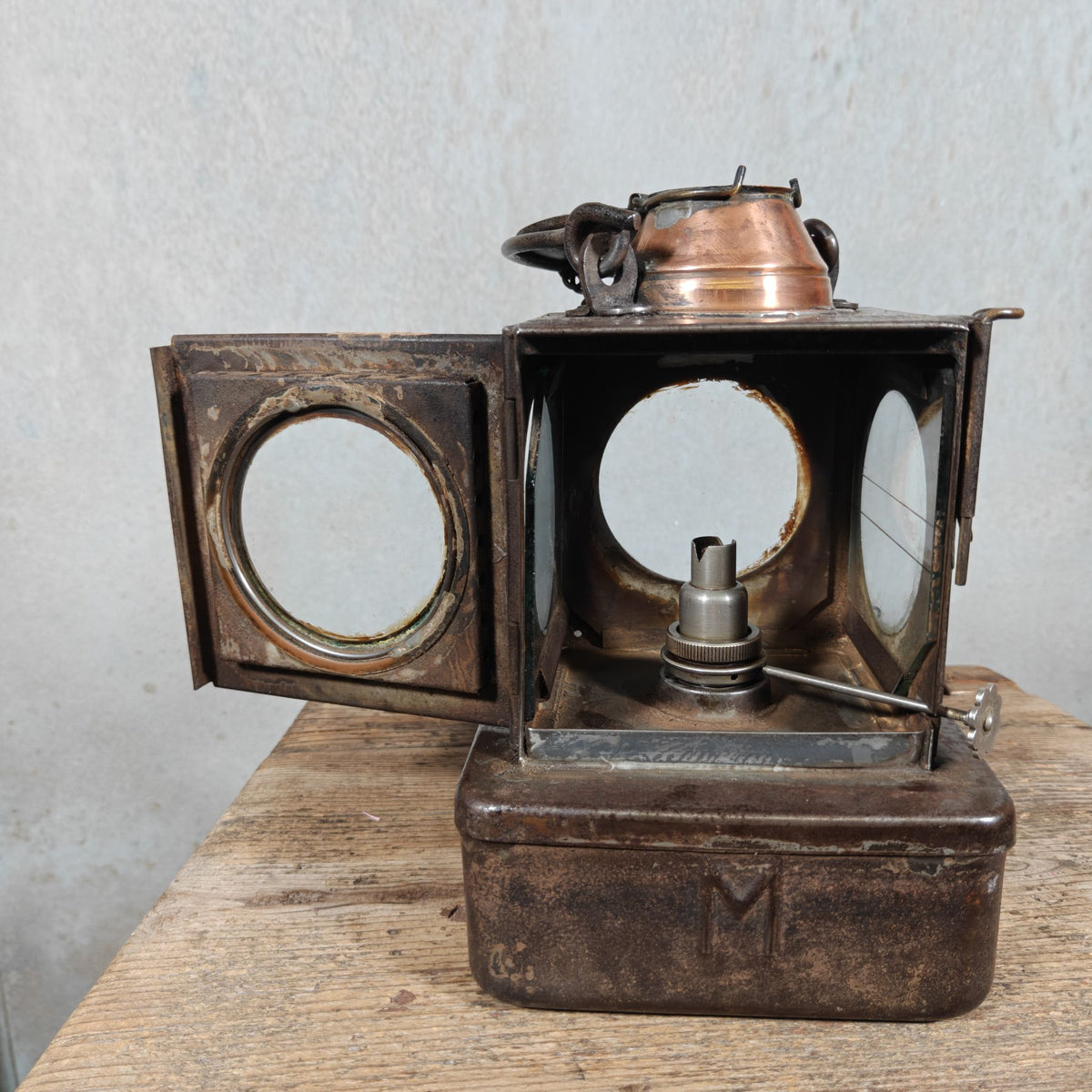 Vintage Welch Patent Railway Lamp BR E – Lamp Manufacturing & Railway Supplies Ltd London – Brass and Copper Details, 23 cm