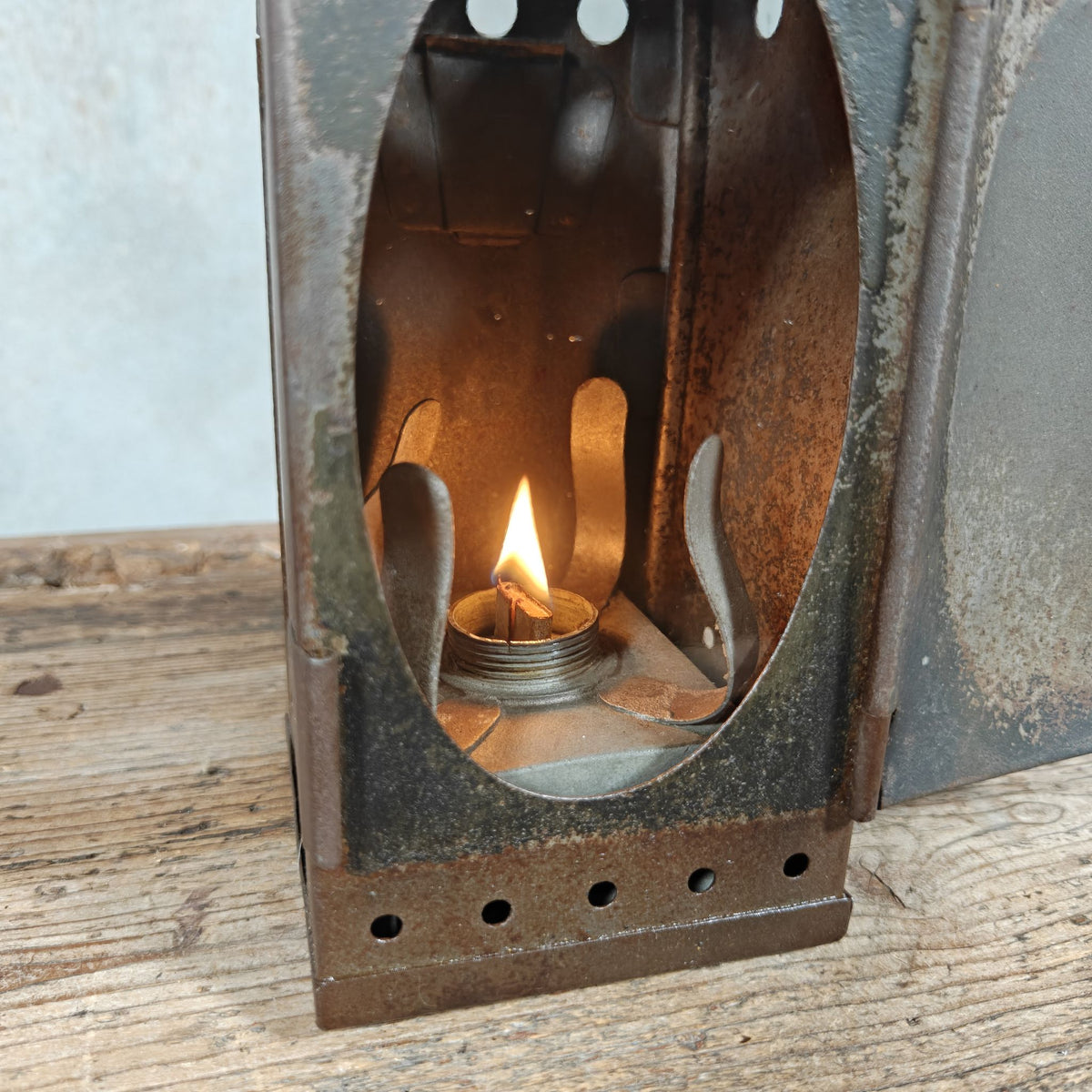 Vintage Steel Hand Lantern with Telescopic Chimney – Kerosene – c. 1930s