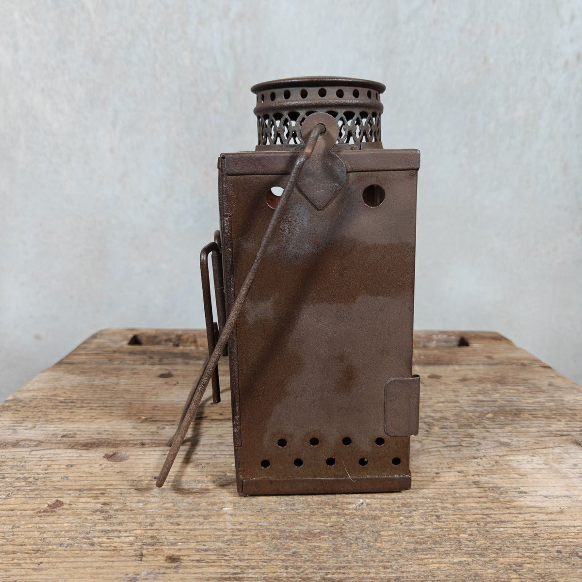 Vintage Steel Hand Lantern with Telescopic Chimney – Kerosene – c. 1930s