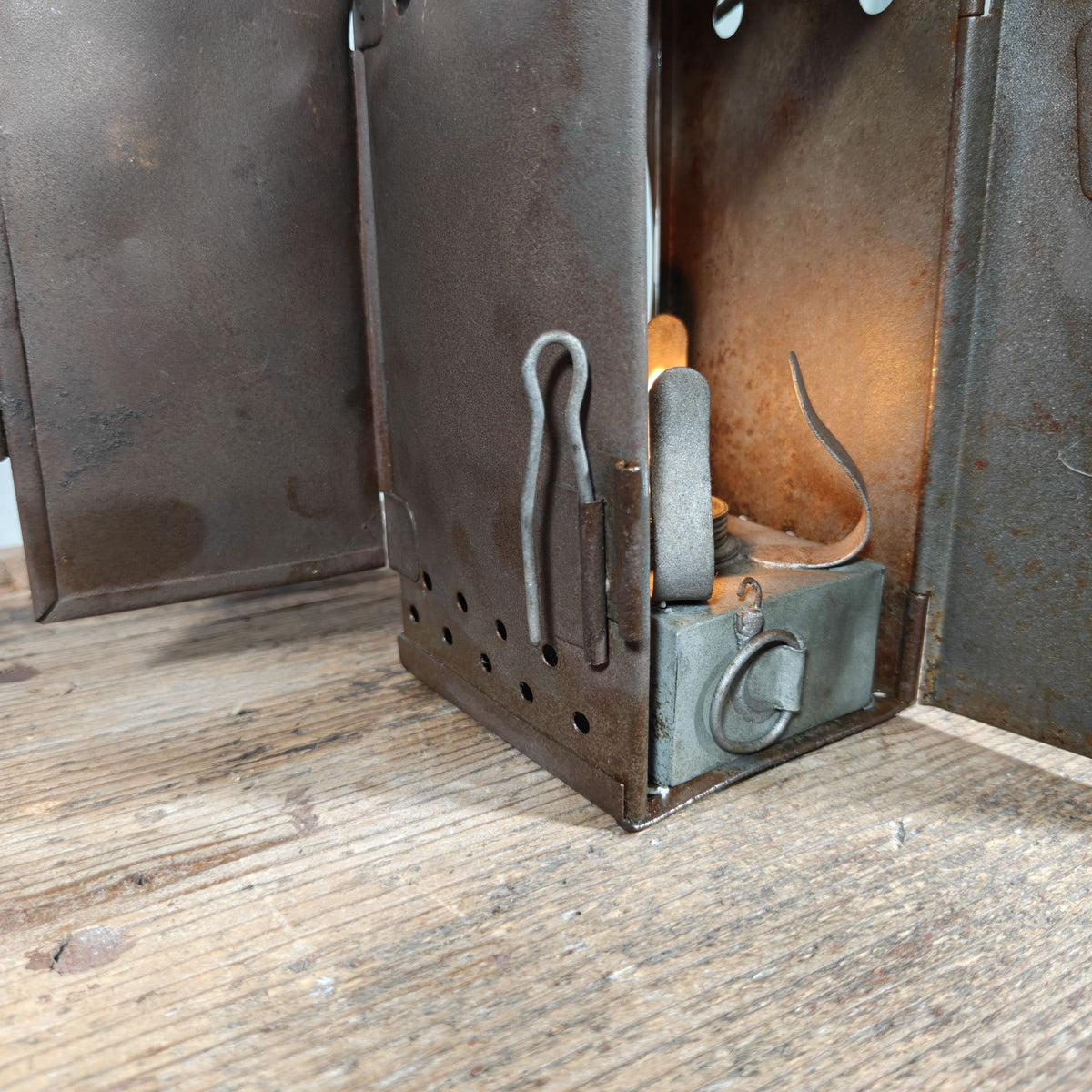 Vintage Steel Hand Lantern with Telescopic Chimney – Kerosene – c. 1930s