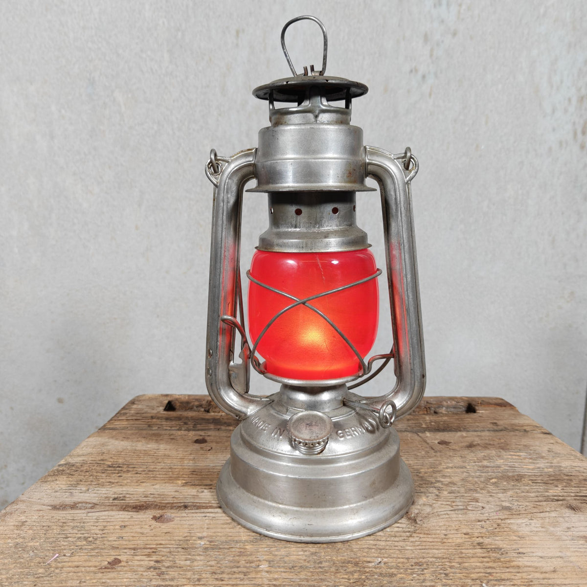 Vintage BAT No. 159 Hurricane Lantern – VEB Sturmlaternewerk, Made in Germany – c. 1966-1968