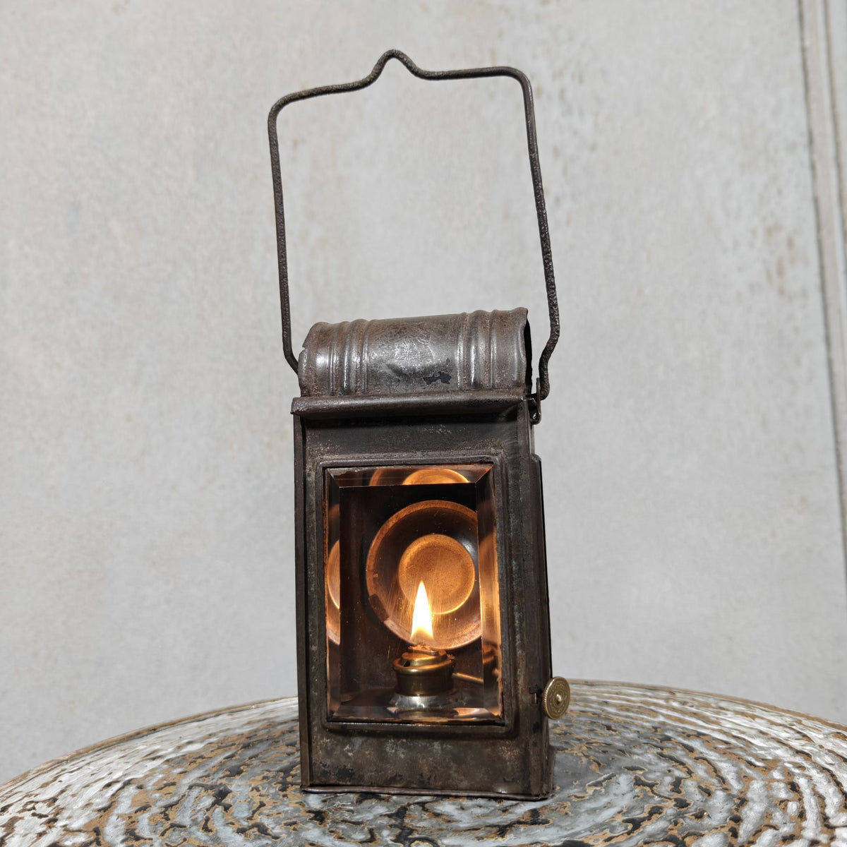 Rare Old and Vintage Hand Lantern, Oil Hand Lamp with Faceted Glass by the Well-Known Maker Kästner & Töbelmann. In Working Order.