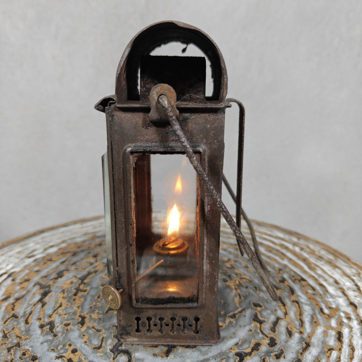 Rare Old and Vintage Hand Lantern, Oil Hand Lamp with Faceted Glass by the Well-Known Maker Kästner & Töbelmann. In Working Order.