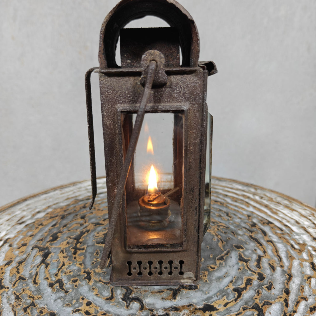 Rare Old and Vintage Hand Lantern, Oil Hand Lamp with Faceted Glass by the Well-Known Maker Kästner & Töbelmann. In Working Order.