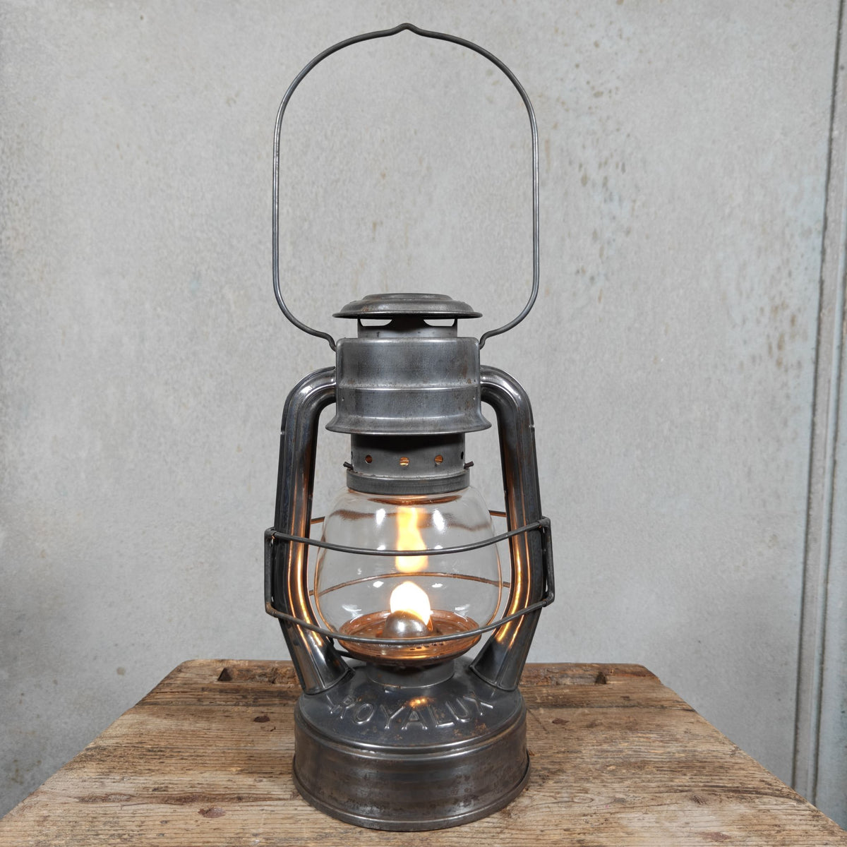 Vintage Royalux Hurricane Lantern by SIF, France 1950s – Globe Lift via Handle, 15 mm Wick, Wire Guard