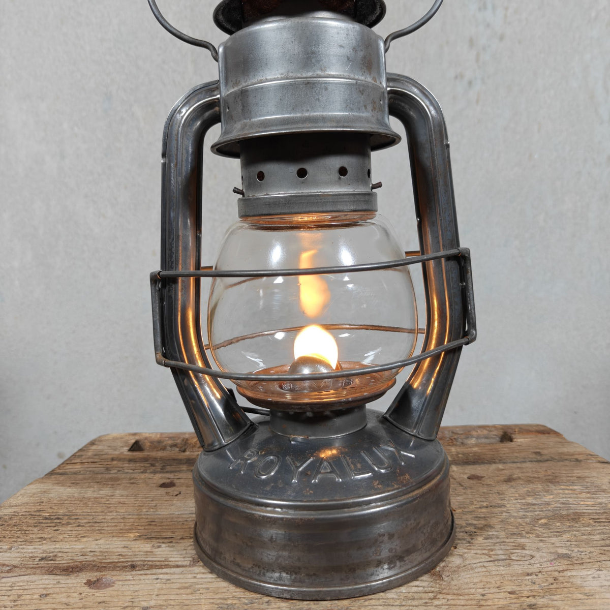 Vintage Royalux Hurricane Lantern by SIF, France 1950s – Globe Lift via Handle, 15 mm Wick, Wire Guard
