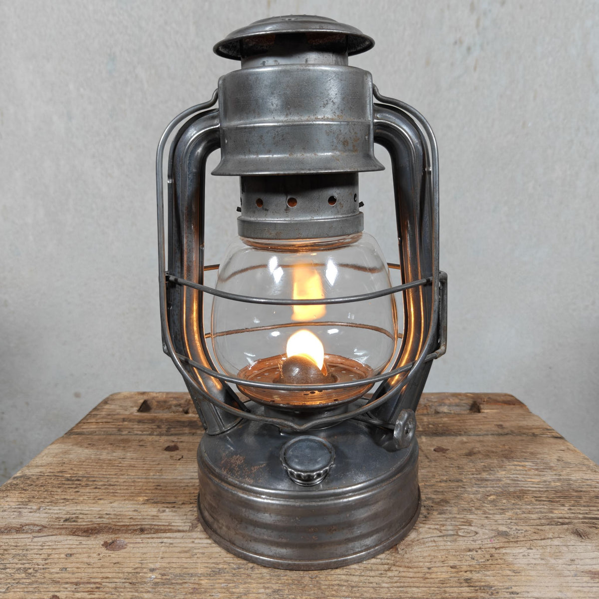 Vintage Royalux Hurricane Lantern by SIF, France 1950s – Globe Lift via Handle, 15 mm Wick, Wire Guard