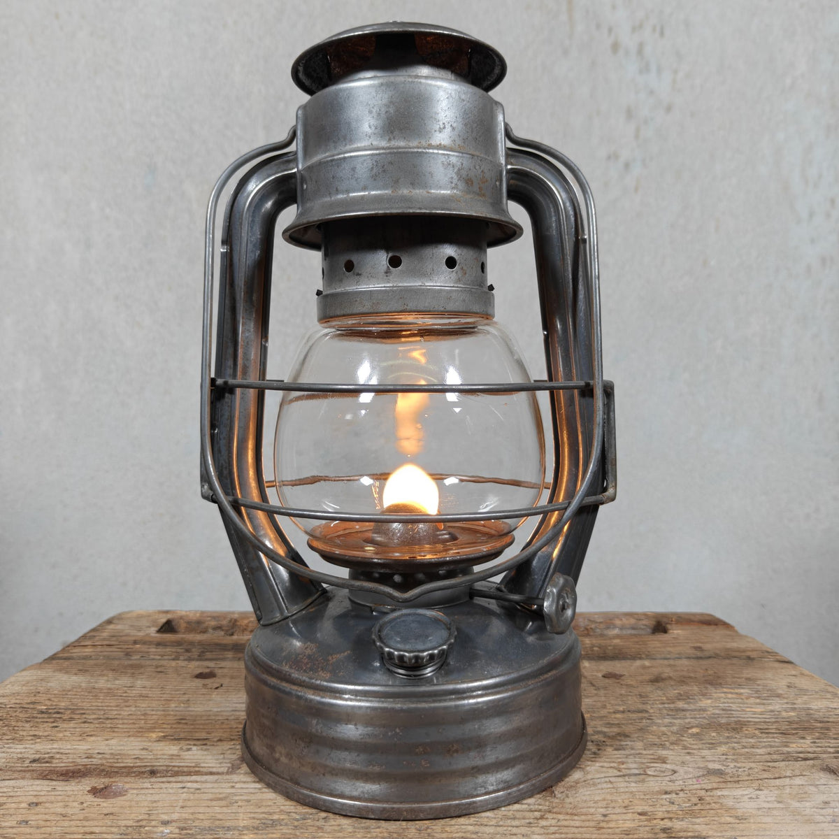 Vintage Royalux Hurricane Lantern by SIF, France 1950s – Globe Lift via Handle, 15 mm Wick, Wire Guard