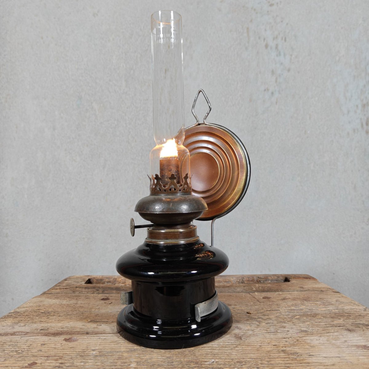 Beautiful Old Oil Wall Lamp / Kitchen Lamp, Lovely Vintage Condition, Kindermann, C.F. & Co. Wick Holder, Black-Brown Reservoir