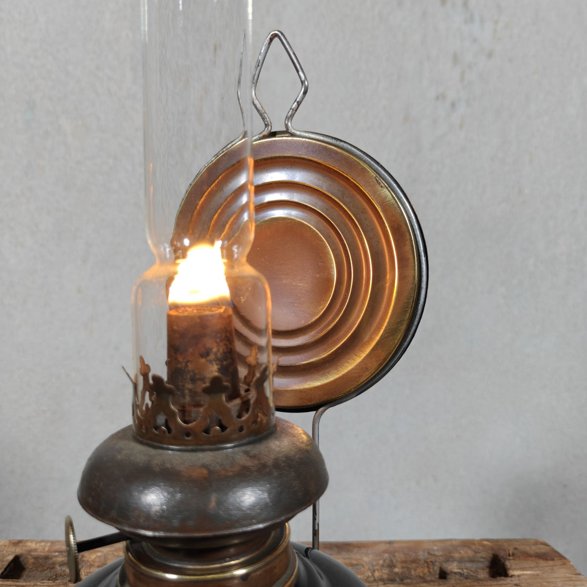 Beautiful Old Oil Wall Lamp / Kitchen Lamp, Lovely Vintage Condition, Kindermann, C.F. & Co. Wick Holder, Black-Brown Reservoir
