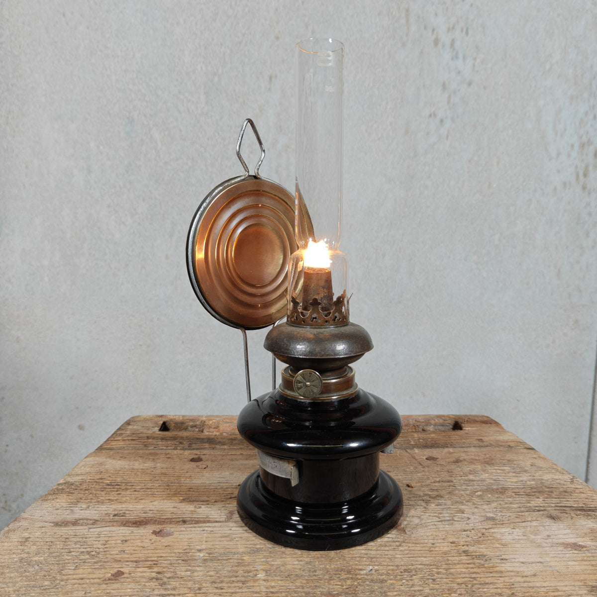 Beautiful Old Oil Wall Lamp / Kitchen Lamp, Lovely Vintage Condition, Kindermann, C.F. & Co. Wick Holder, Black-Brown Reservoir