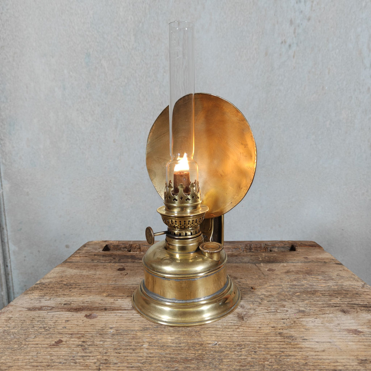 Special Old Oil Lamp, Wall Lamp / Kitchen Lamp in Good Condition with PLANK Wick Holder, Special Model