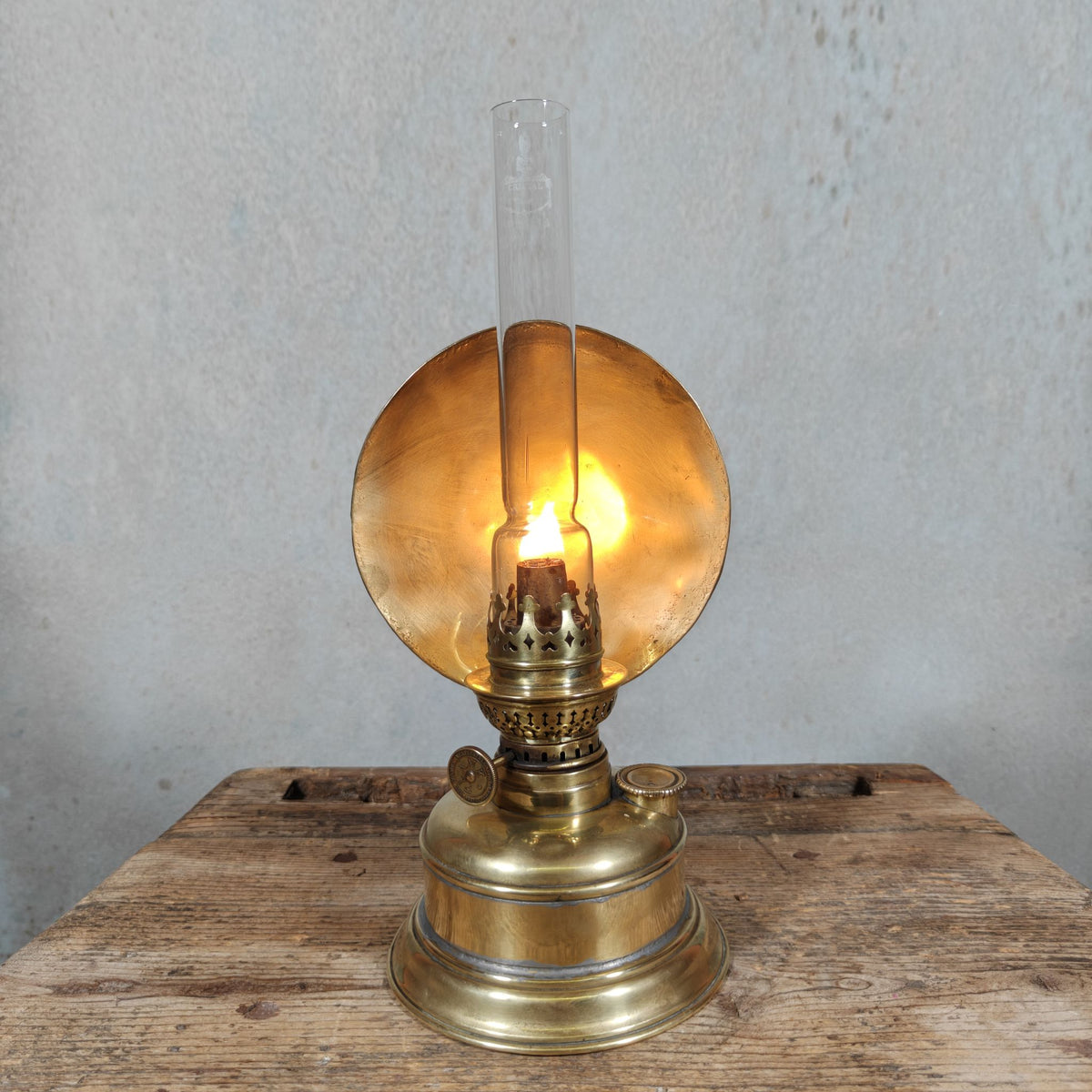 Special Old Oil Lamp, Wall Lamp / Kitchen Lamp in Good Condition with PLANK Wick Holder, Special Model