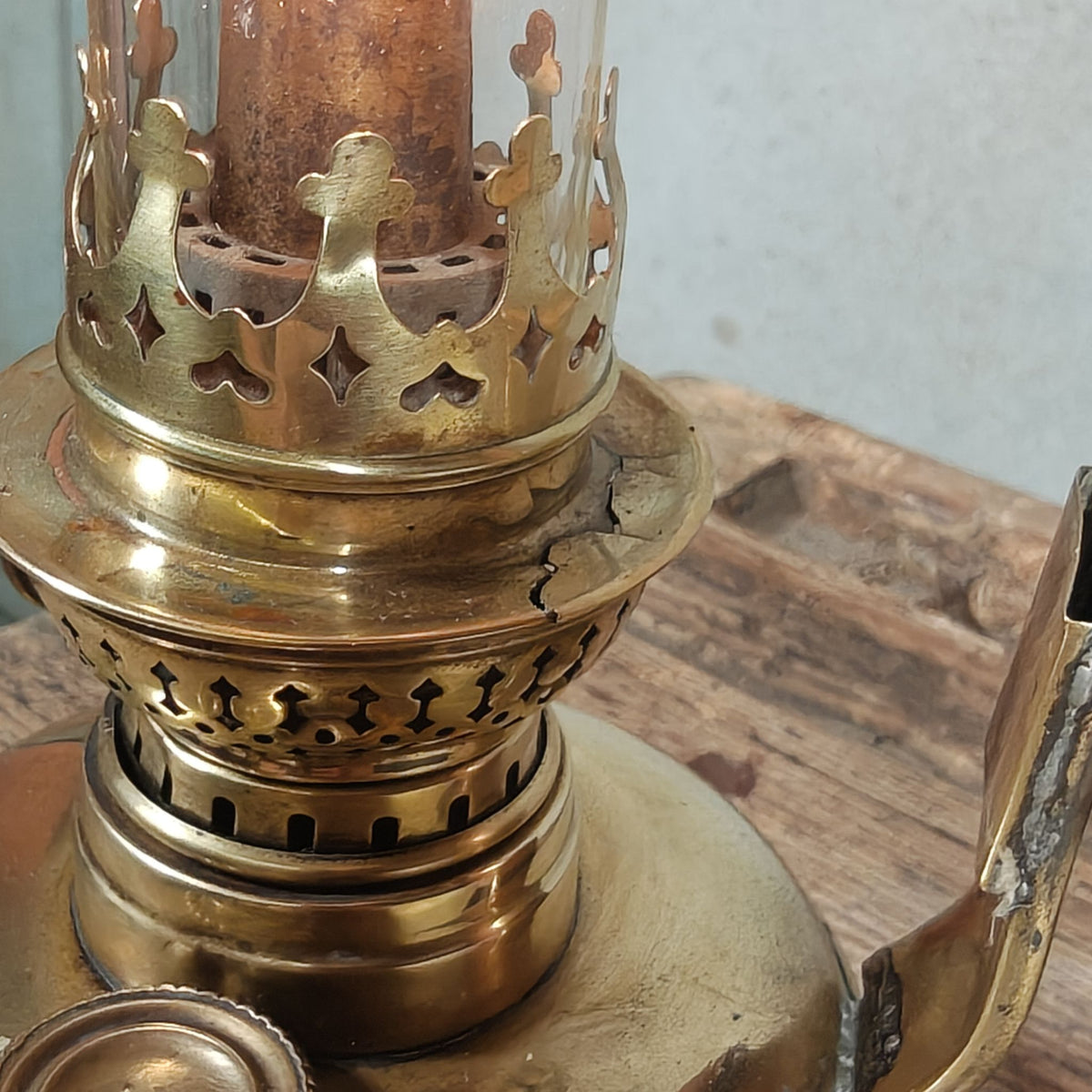 Special Old Oil Lamp, Wall Lamp / Kitchen Lamp in Good Condition with PLANK Wick Holder, Special Model