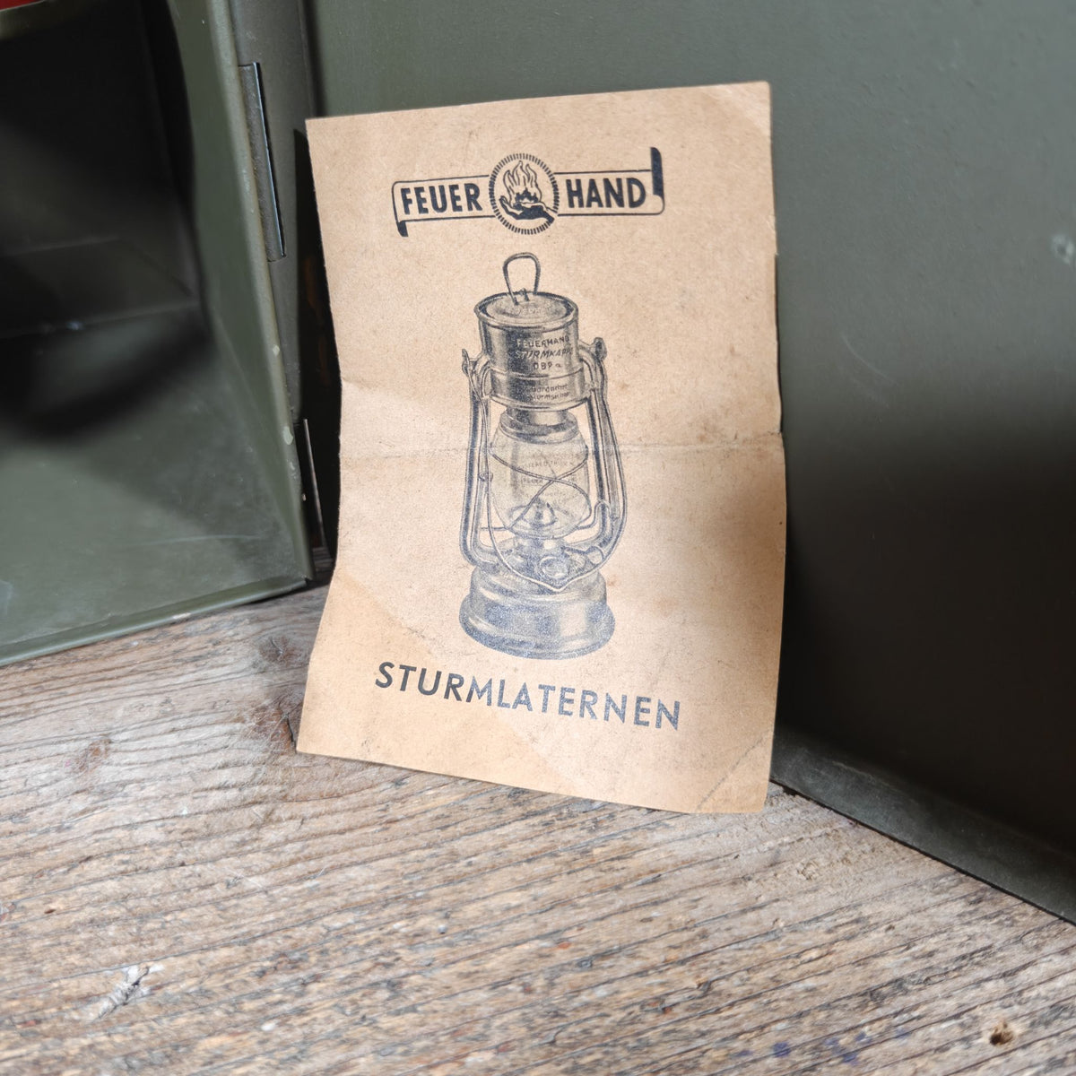 Vintage Feuerhand 276 Bundeswehr Hurricane Lantern Set in Metal Case – NOS, Two Coloured Spare Glasses, Manual