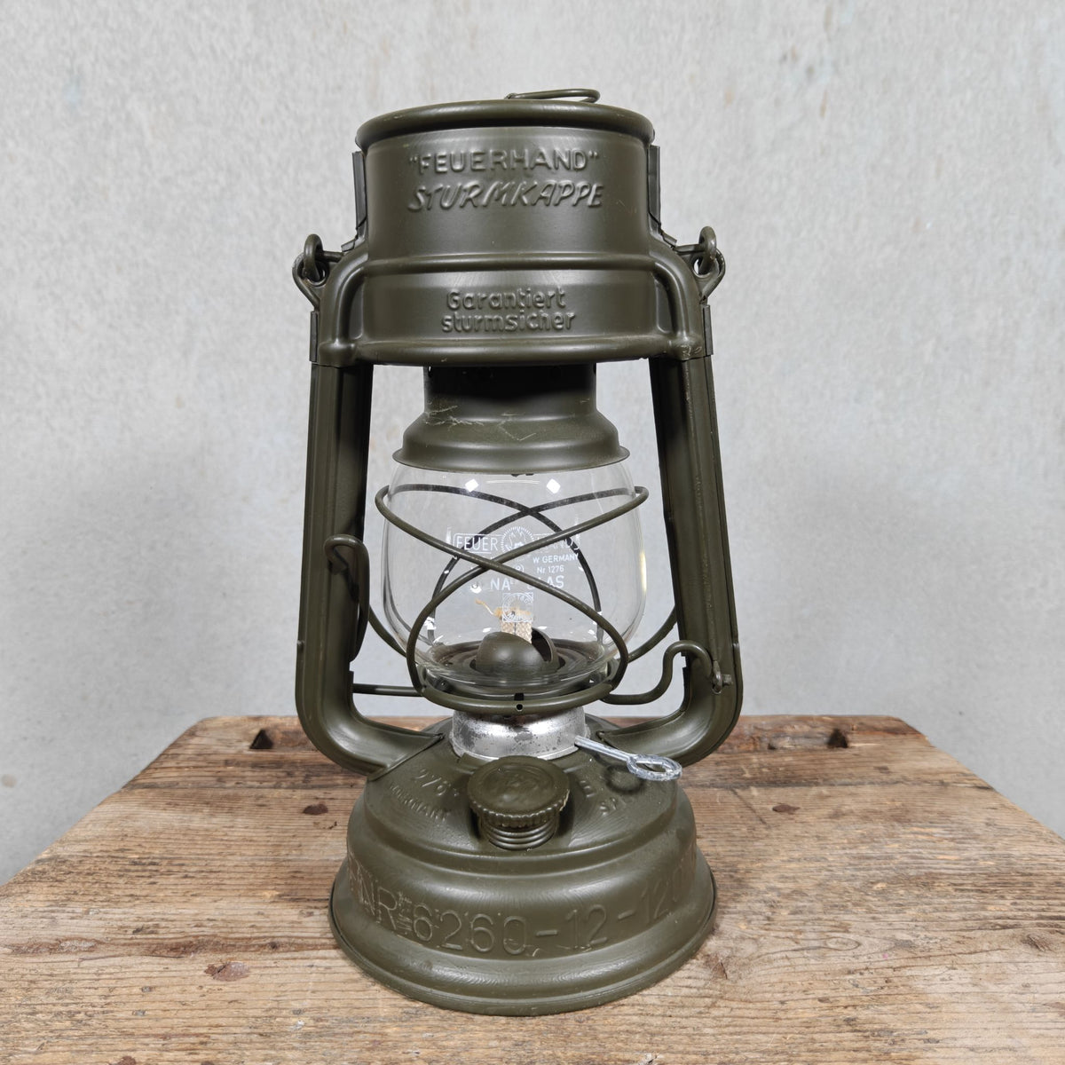 Vintage Feuerhand 276 Bundeswehr Hurricane Lantern Set in Metal Case – NOS, Two Coloured Spare Glasses, Manual