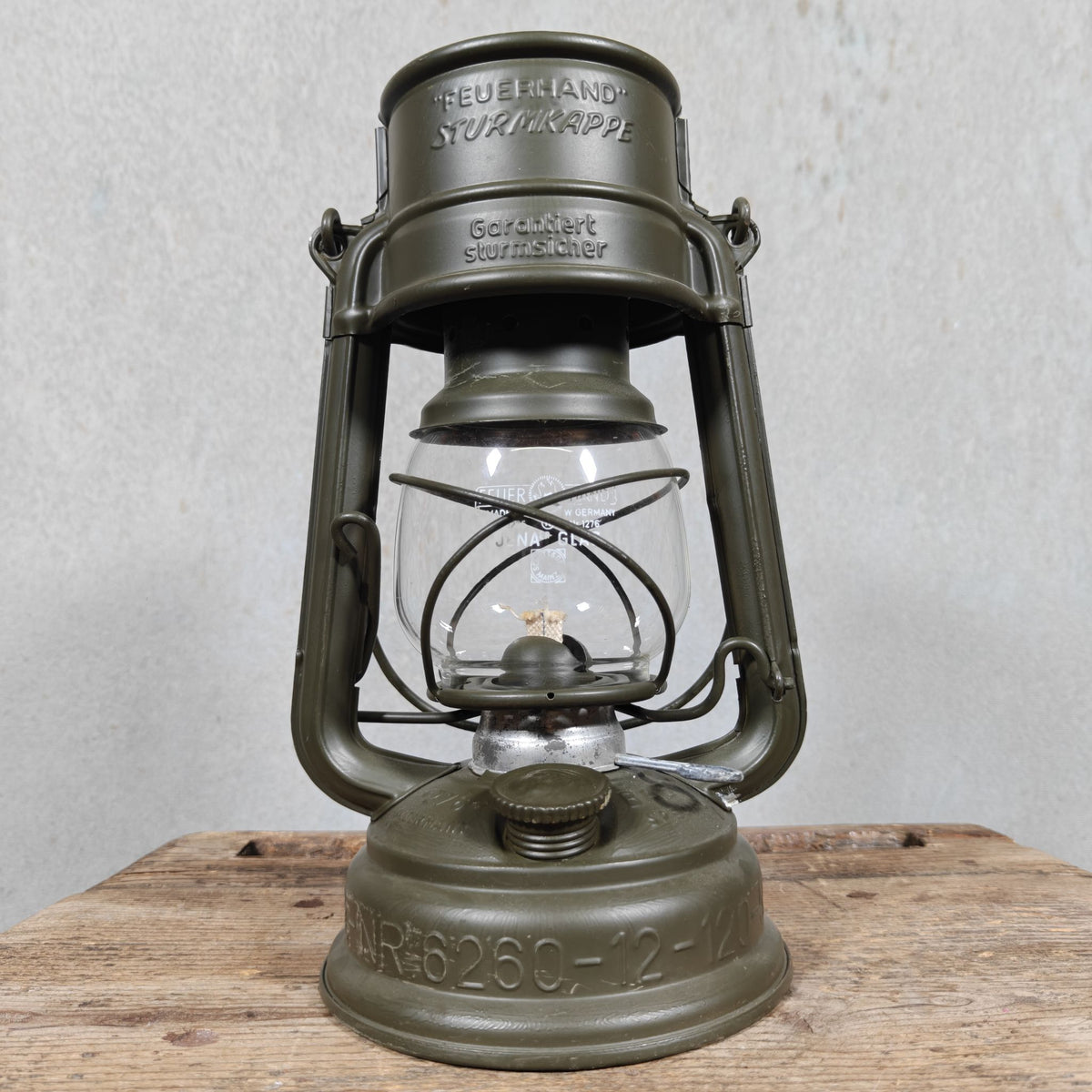 Vintage Feuerhand 276 Bundeswehr Hurricane Lantern Set in Metal Case – NOS, Two Coloured Spare Glasses, Manual