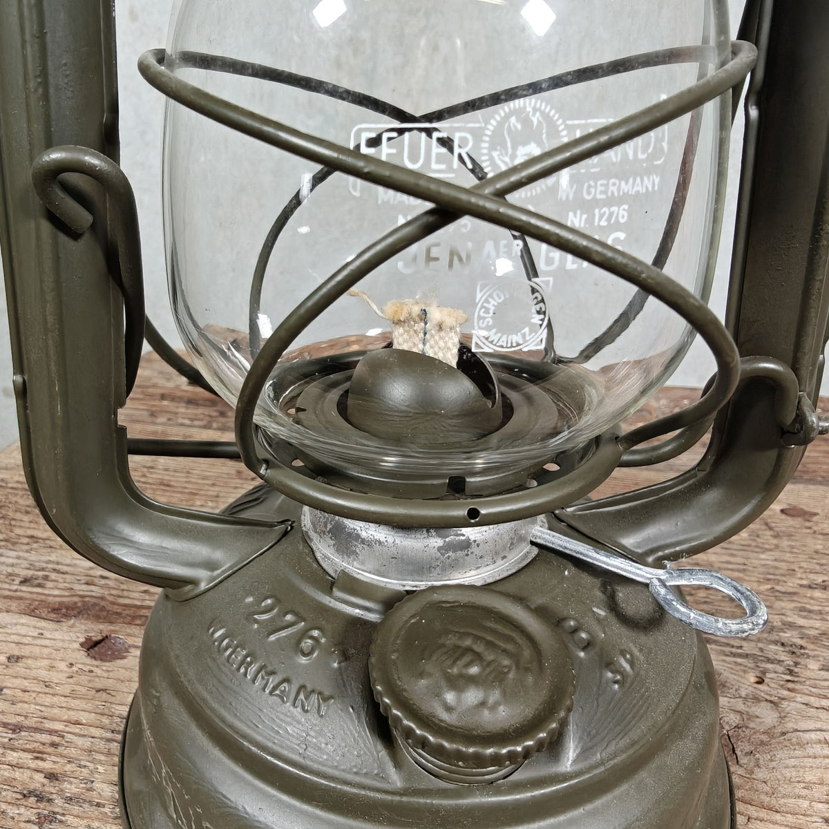 Vintage Feuerhand 276 Bundeswehr Hurricane Lantern Set in Metal Case – NOS, Two Coloured Spare Glasses, Manual