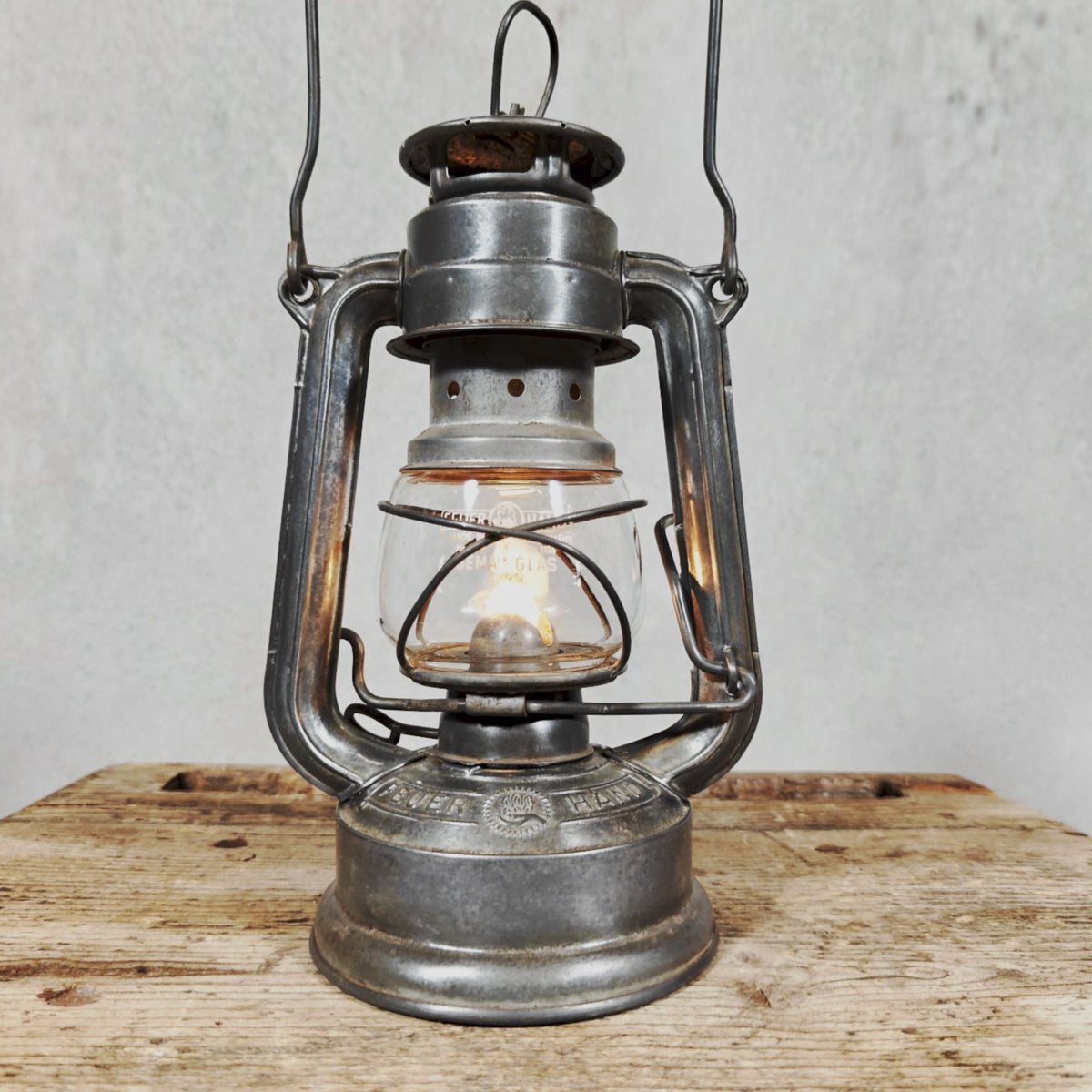 Beautiful Vintage Hurricane Lantern, Feuerhand 175 Western Germany, Baby – In Good Working Order