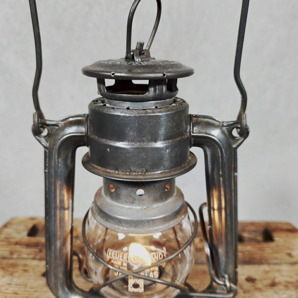 Beautiful Vintage Hurricane Lantern, Feuerhand 175 Western Germany, Baby – In Good Working Order