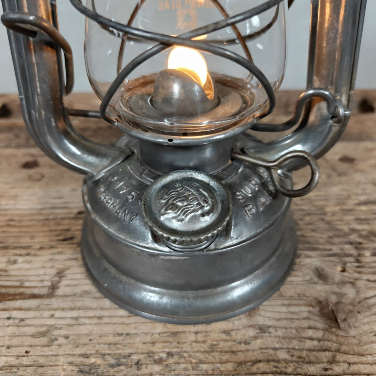 Beautiful Vintage Hurricane Lantern, Feuerhand 175 Western Germany, Baby – In Good Working Order