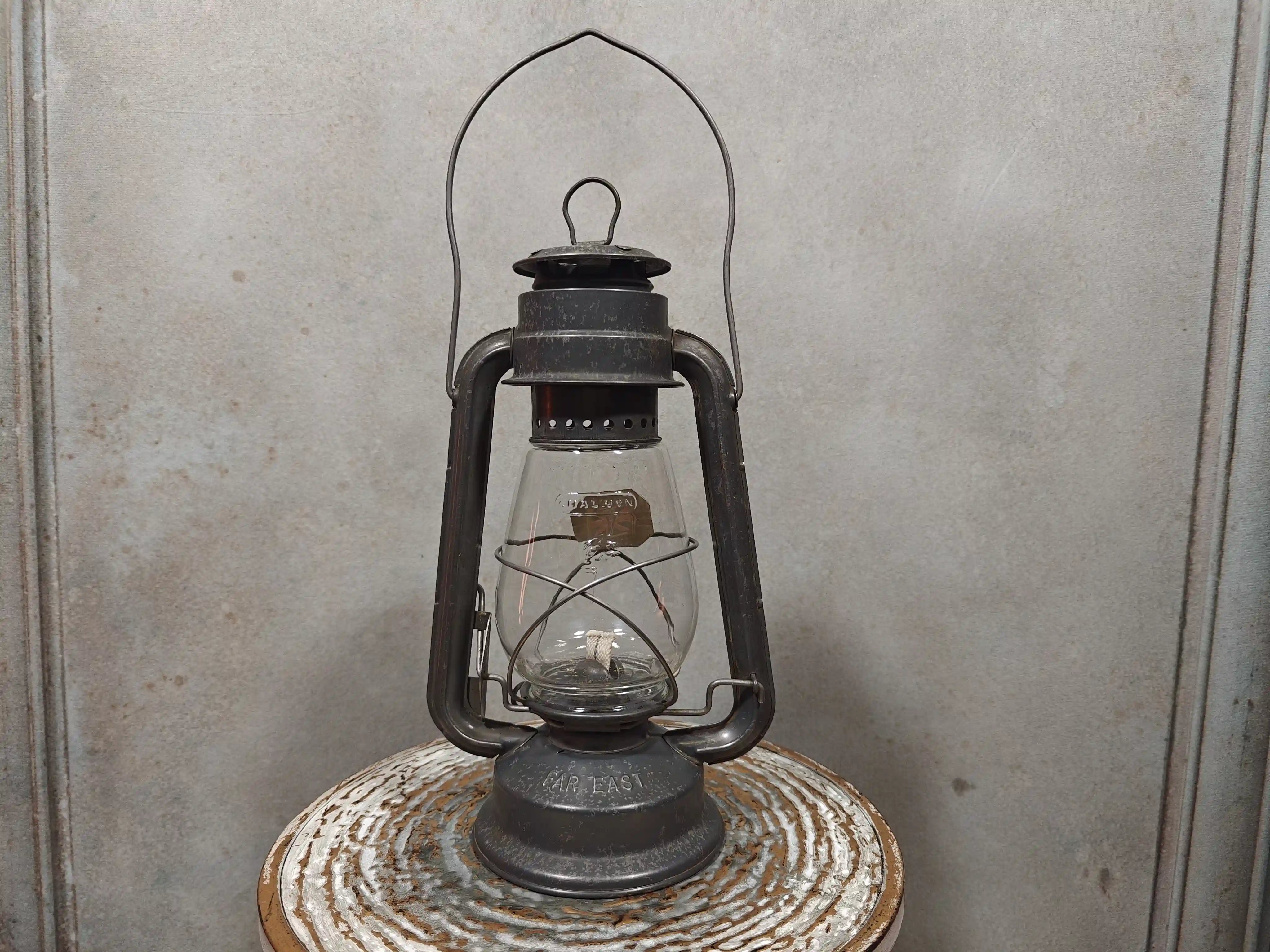 Chalwyn “Far East” Hurricane Lantern – Made in England (1960s–1970s) – NOS