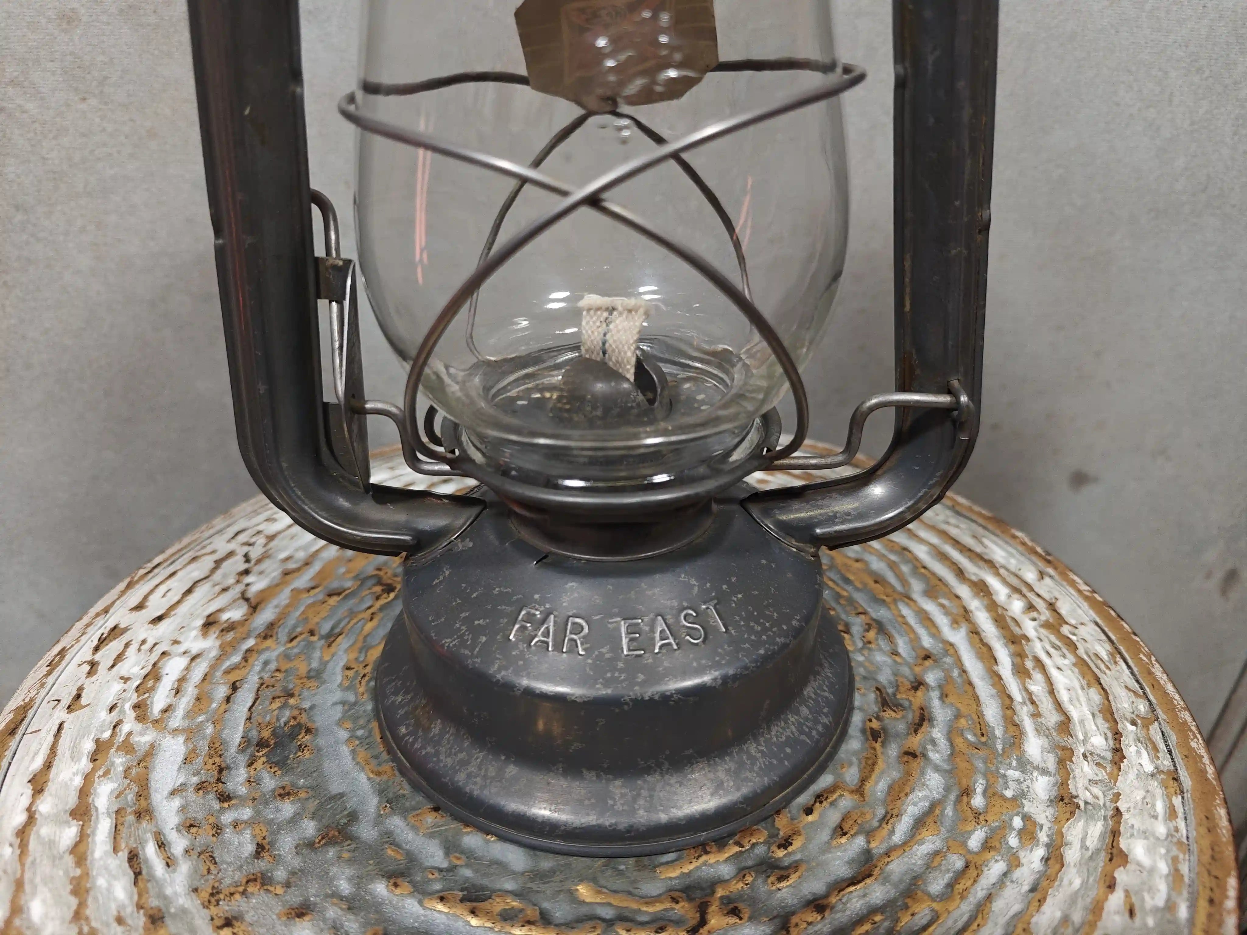 Chalwyn “Far East” Hurricane Lantern – Made in England (1960s–1970s) – NOS