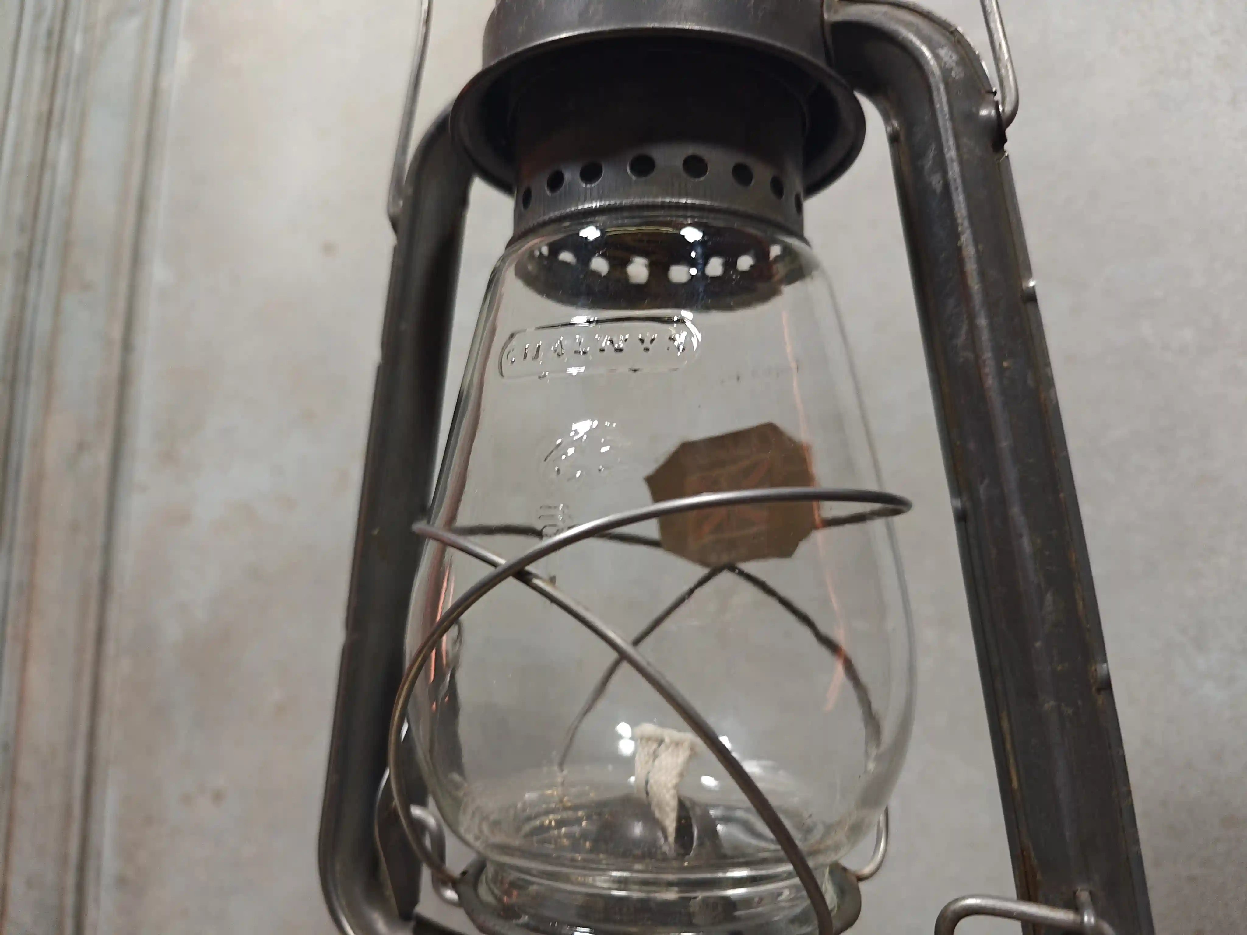 Chalwyn “Far East” Hurricane Lantern – Made in England (1960s–1970s) – NOS