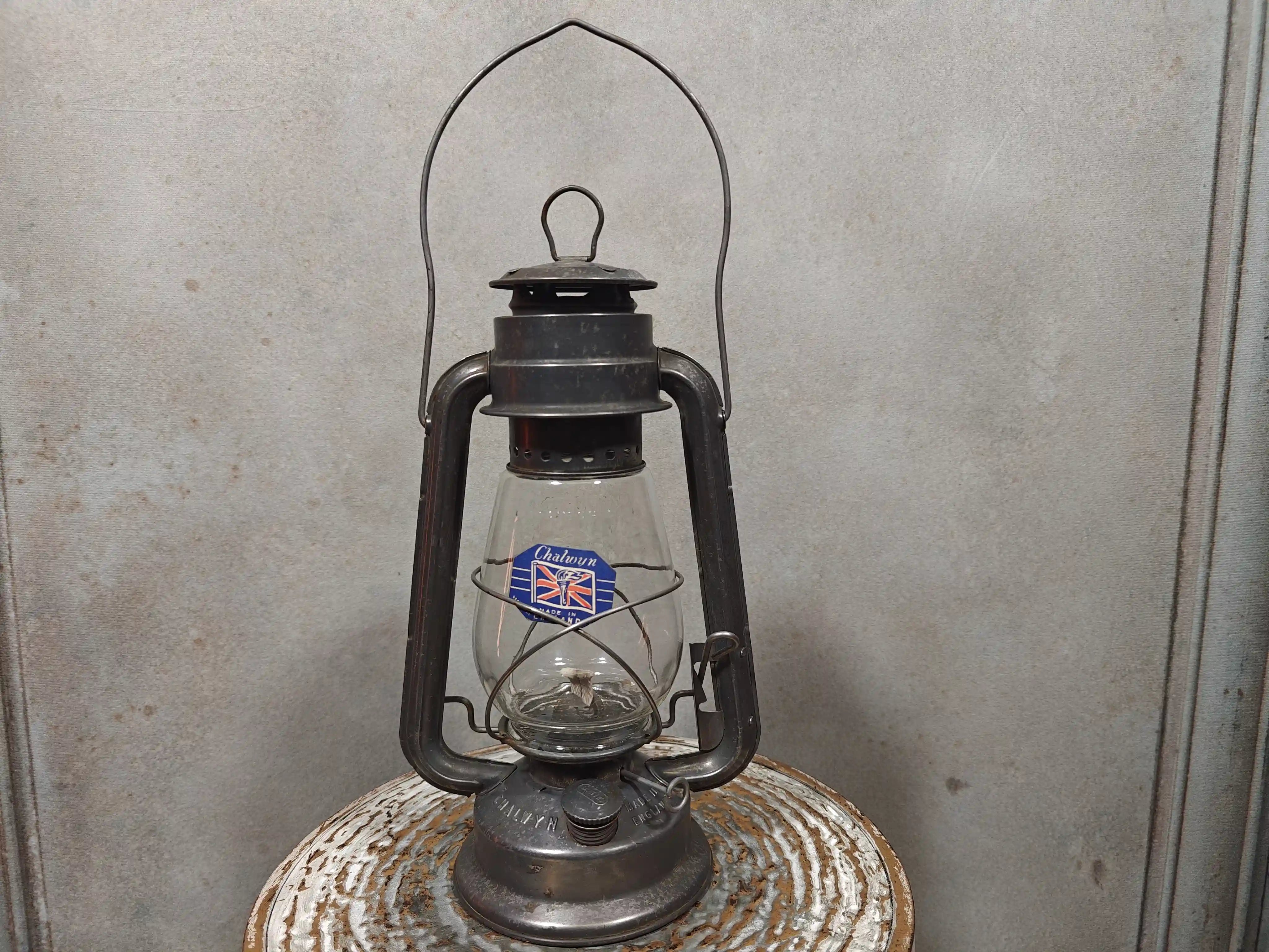 Chalwyn “Far East” Hurricane Lantern – Made in England (1960s–1970s) – NOS