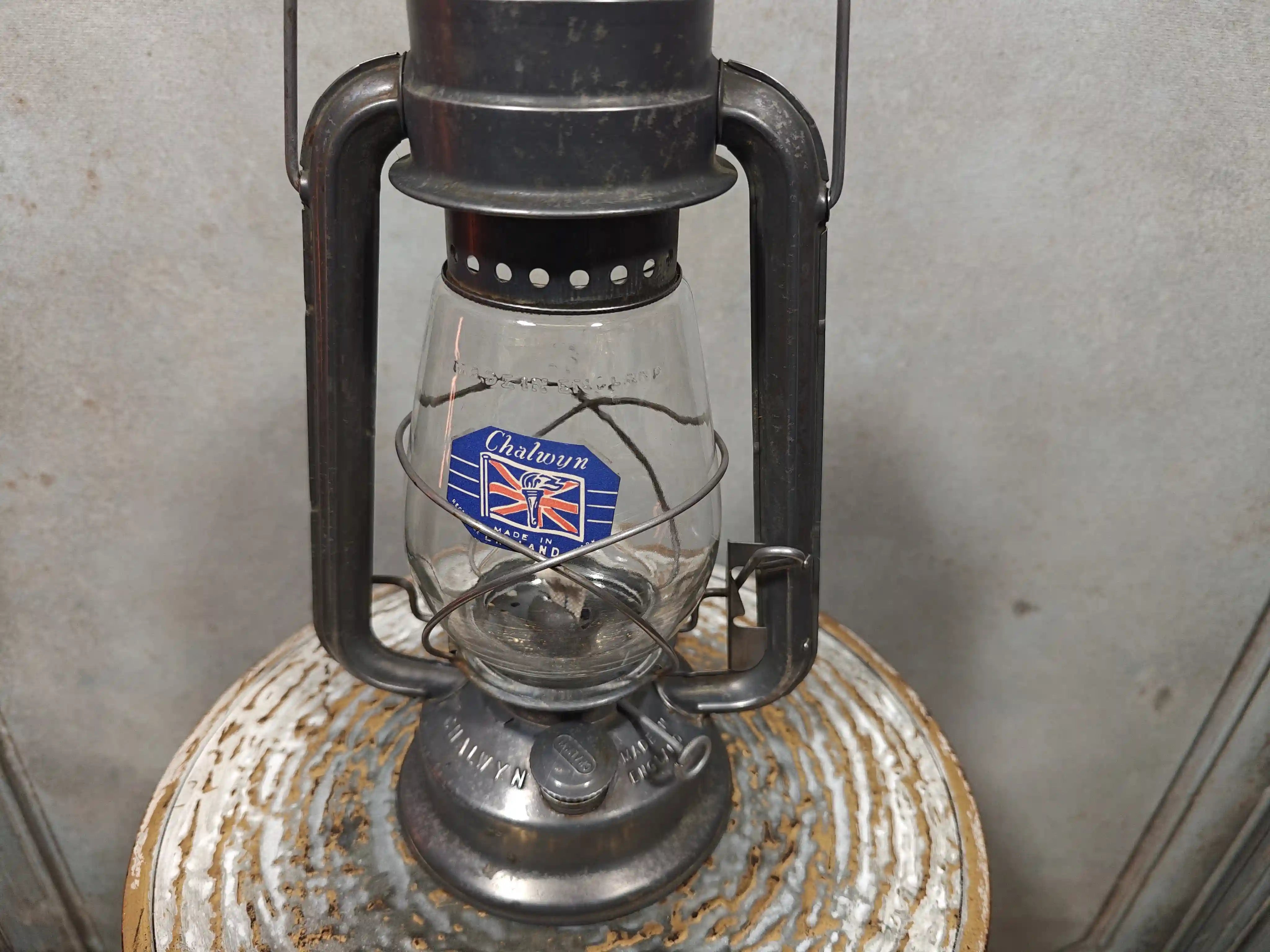 Chalwyn “Far East” Hurricane Lantern – Made in England (1960s–1970s) – NOS