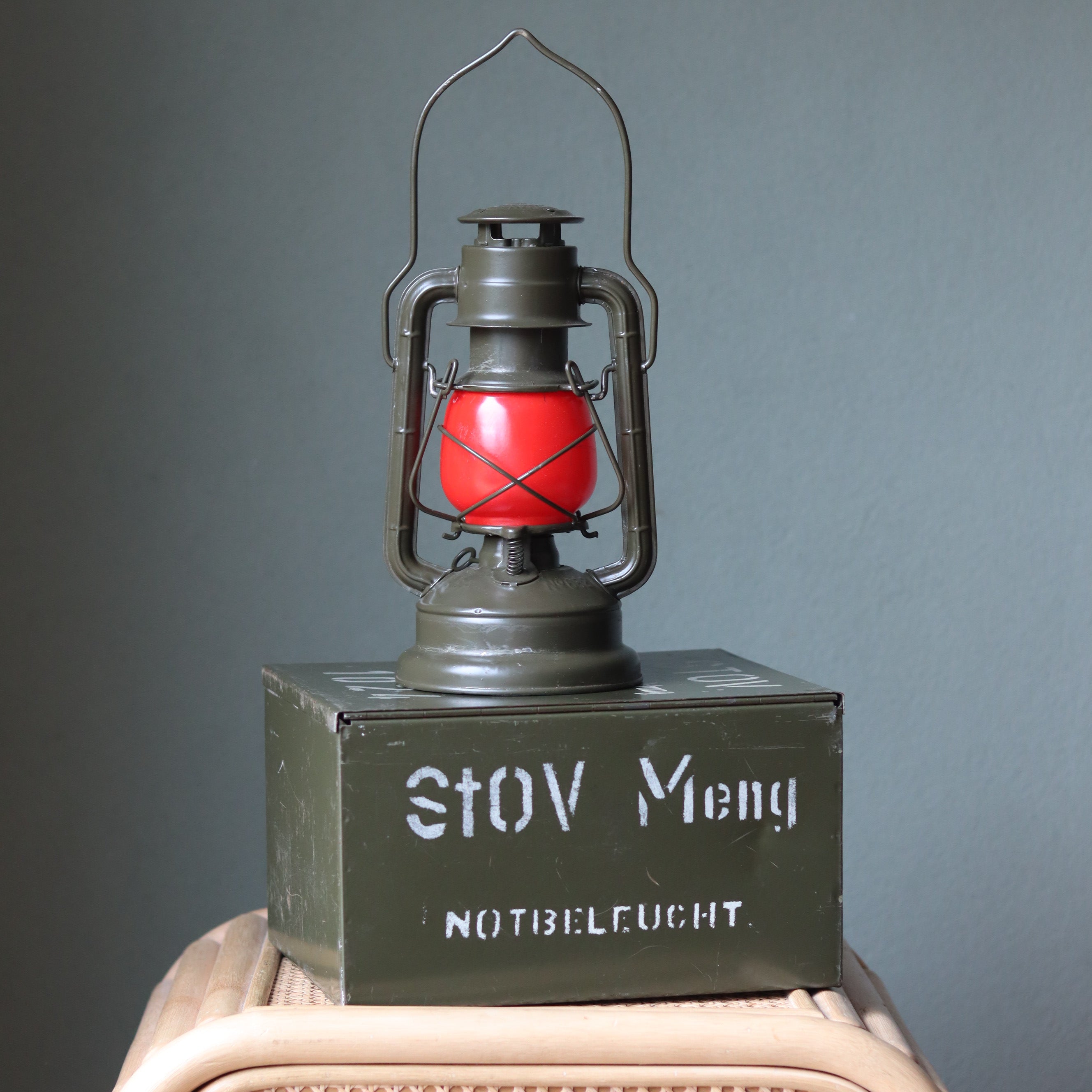 Extremely Rare ASA 682 Automatic Storm Lantern – NOS in Original Case with Spare Glass & Manual (c.1960)