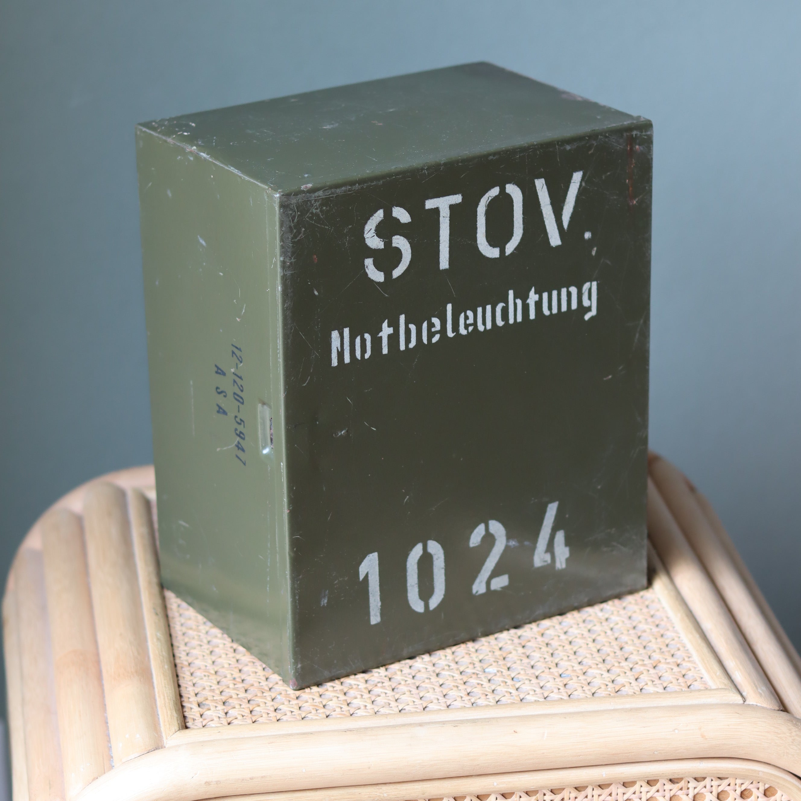 Extremely Rare ASA 682 Automatic Storm Lantern – NOS in Original Case with Spare Glass & Manual (c.1960)