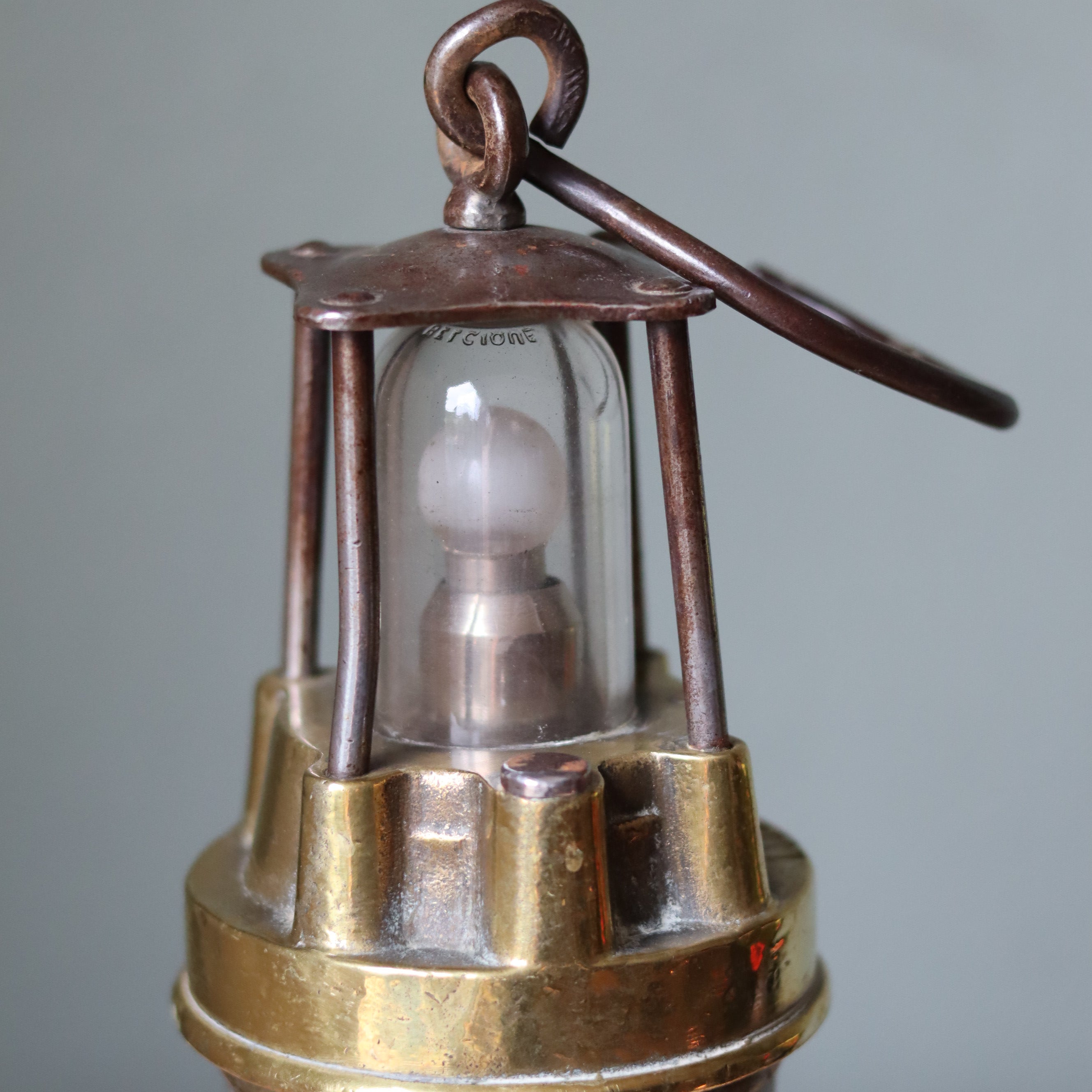 Vintage Mining Lamp – Pot Lamp – Numbered 1350 – Bronze & Steel oil lamp from the 1950s–1960s with glass bulb and metal frame